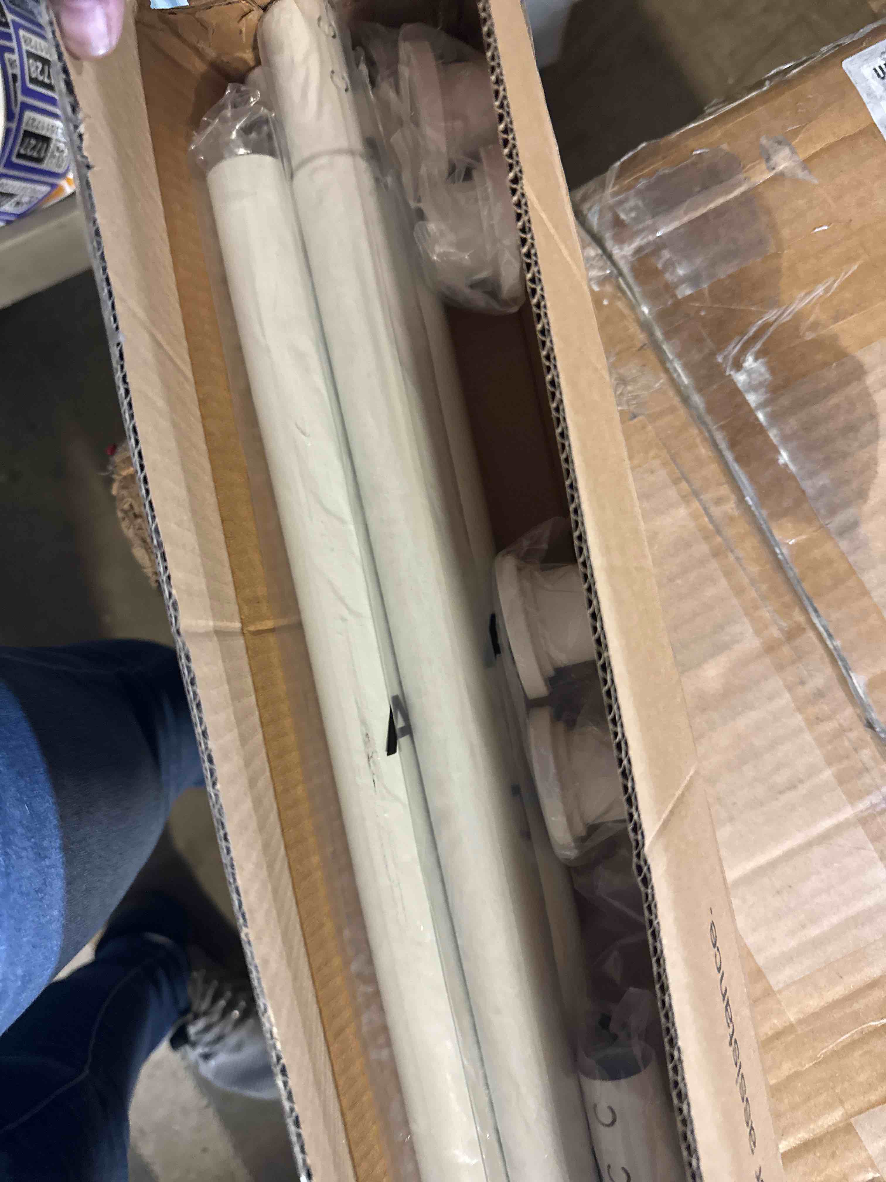 https://s3.amazonaws.com/lotting-images-prod/phillipi/TEA3360589_1758112872540.jpeg