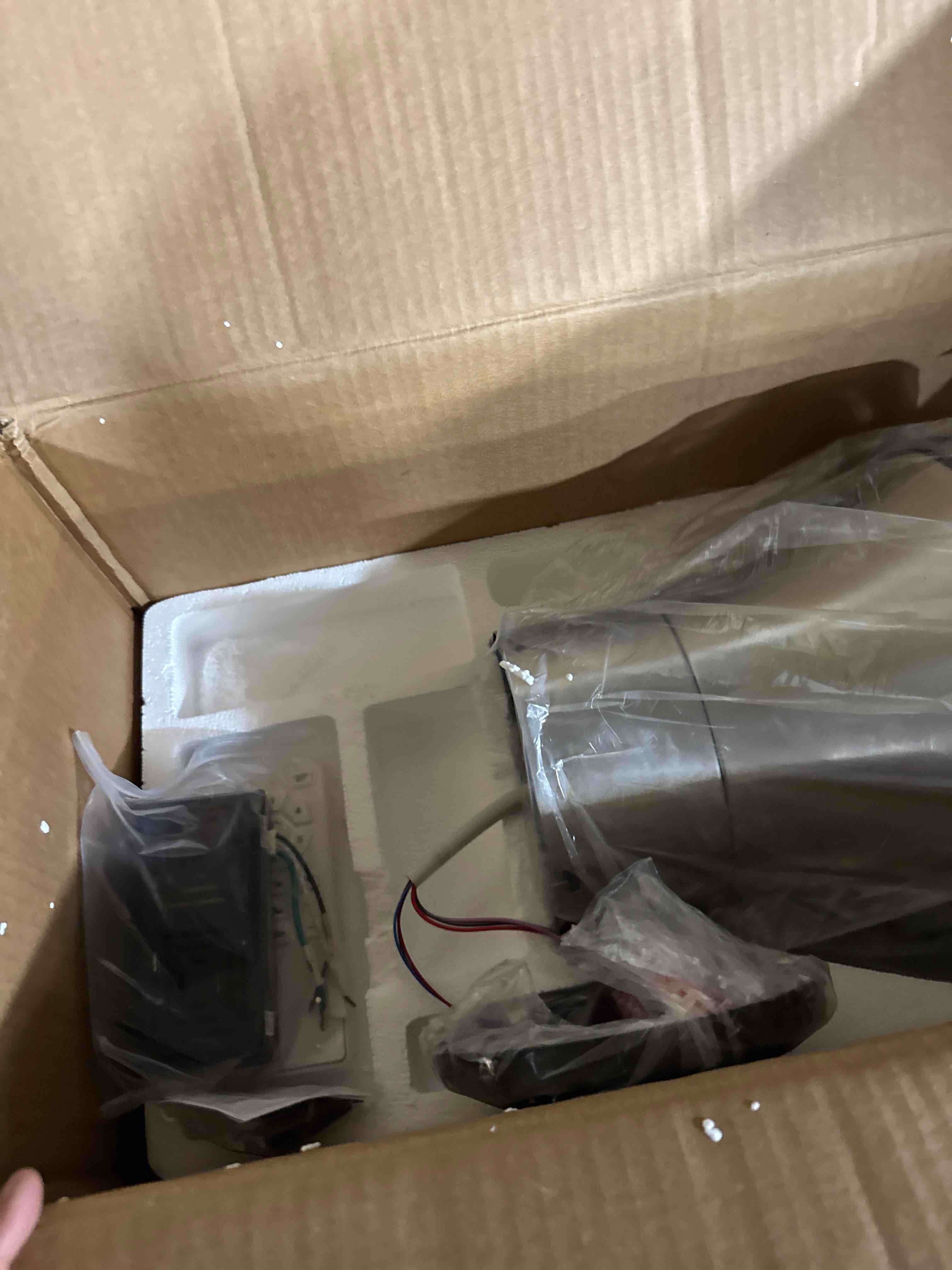 https://s3.amazonaws.com/lotting-images-prod/phillipi/TEA3360724_1758819061485.jpeg