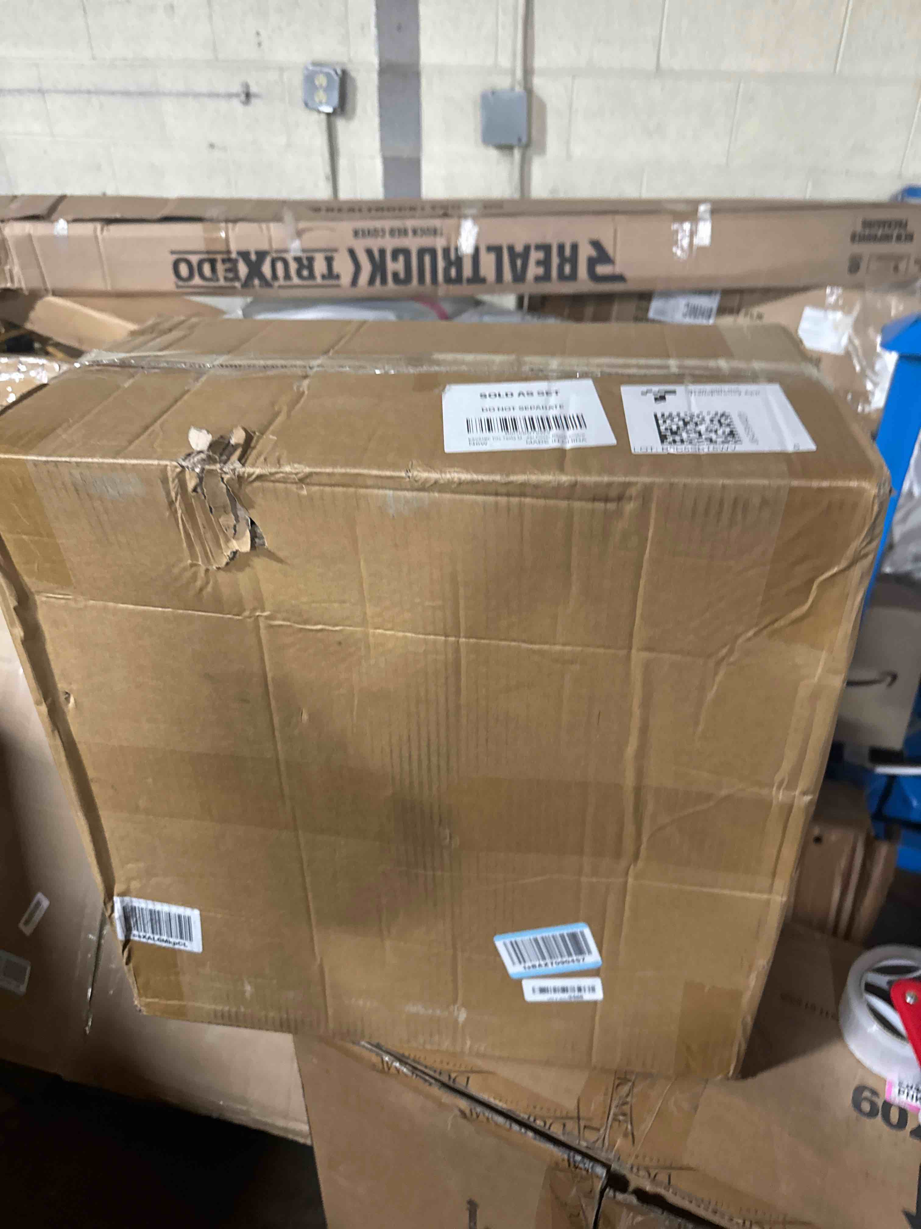 https://s3.amazonaws.com/lotting-images-prod/phillipi/TEA3360764_1758824683235.jpeg