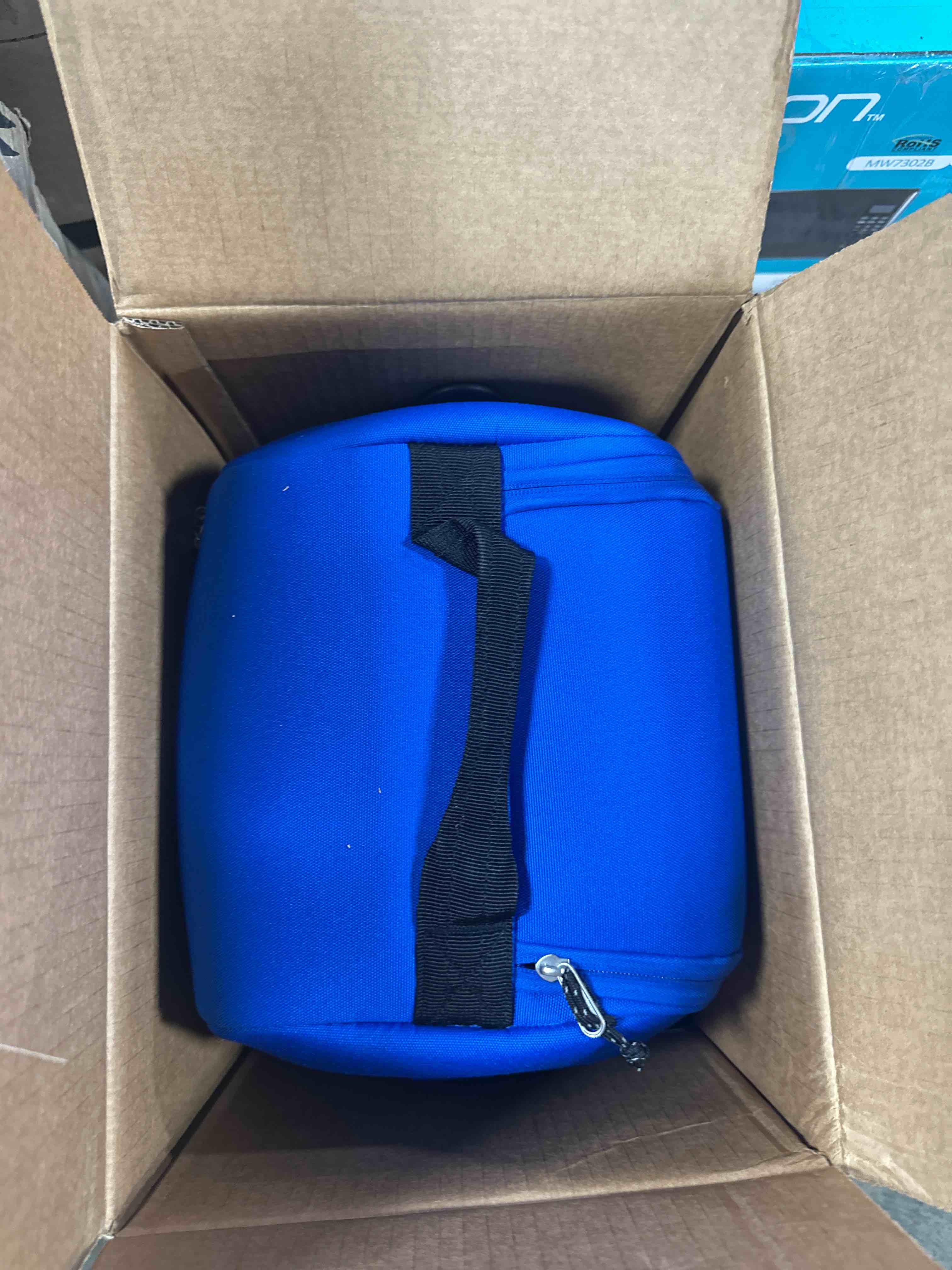 https://s3.amazonaws.com/lotting-images-prod/phillipi/TEA3360973_1759932000817.jpeg