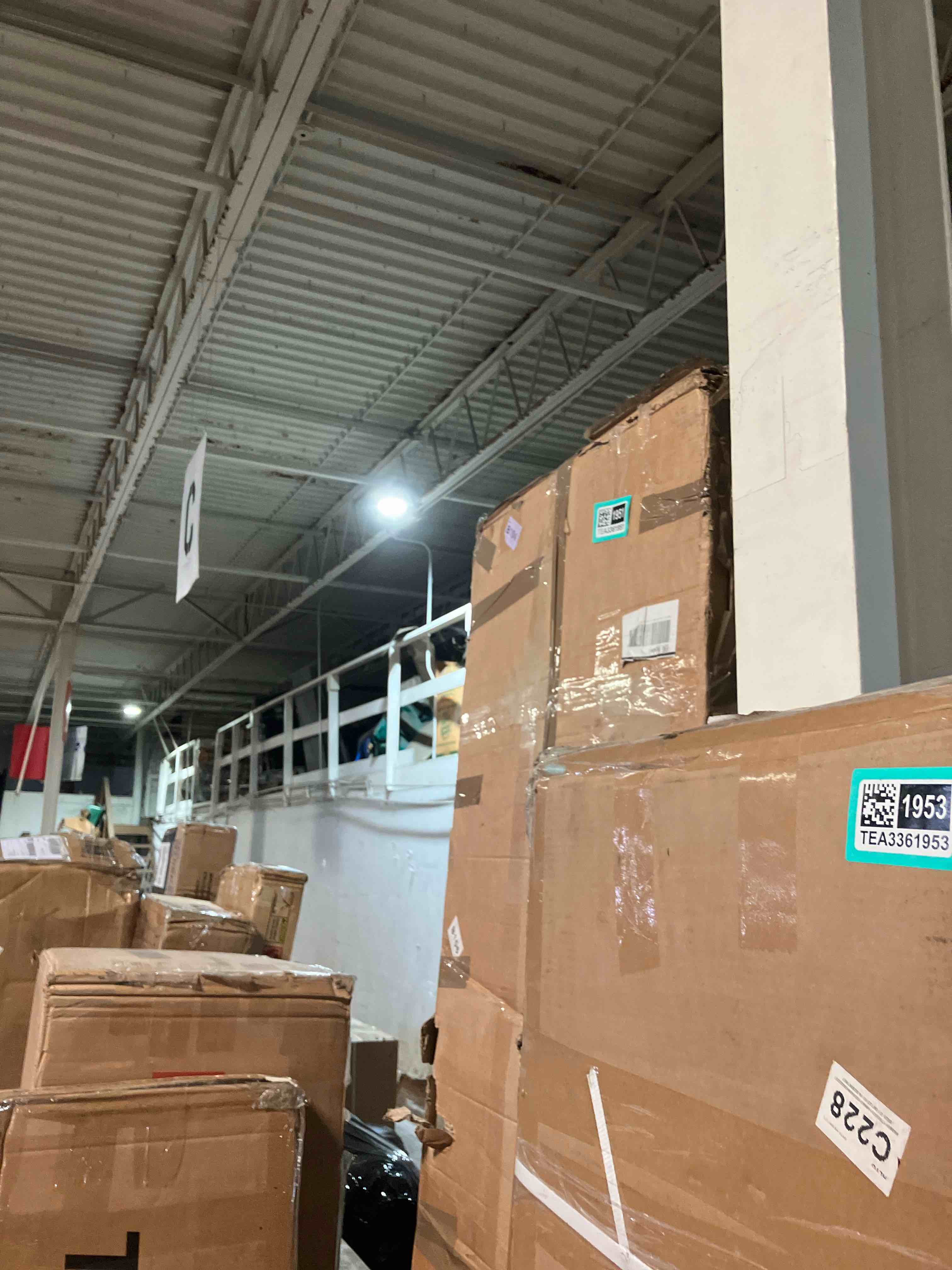 https://s3.amazonaws.com/lotting-images-prod/phillipi/TEA3361951_1758641498478.jpeg