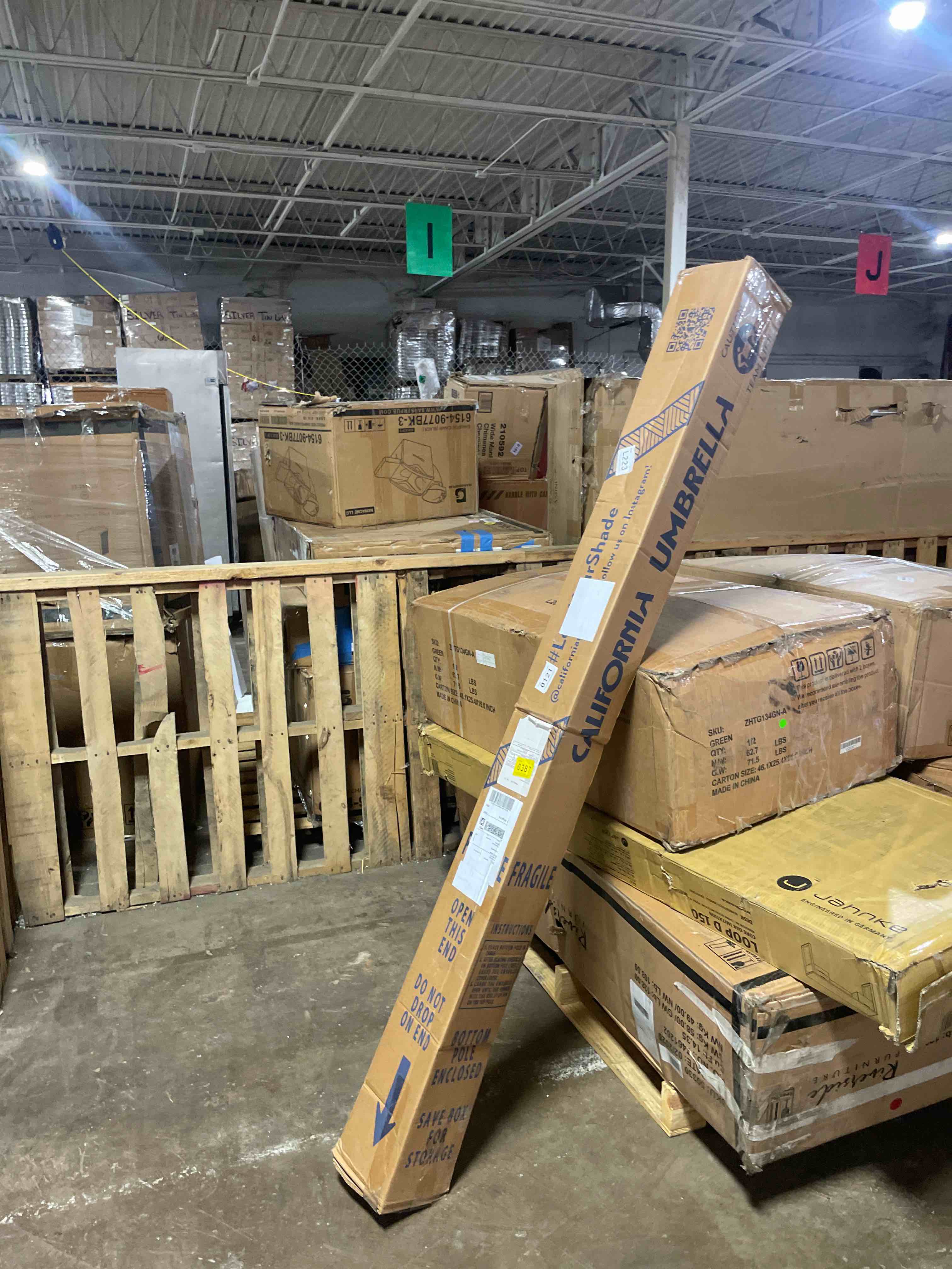 https://s3.amazonaws.com/lotting-images-prod/phillipi/TEA3362138_1758646007757.jpeg
