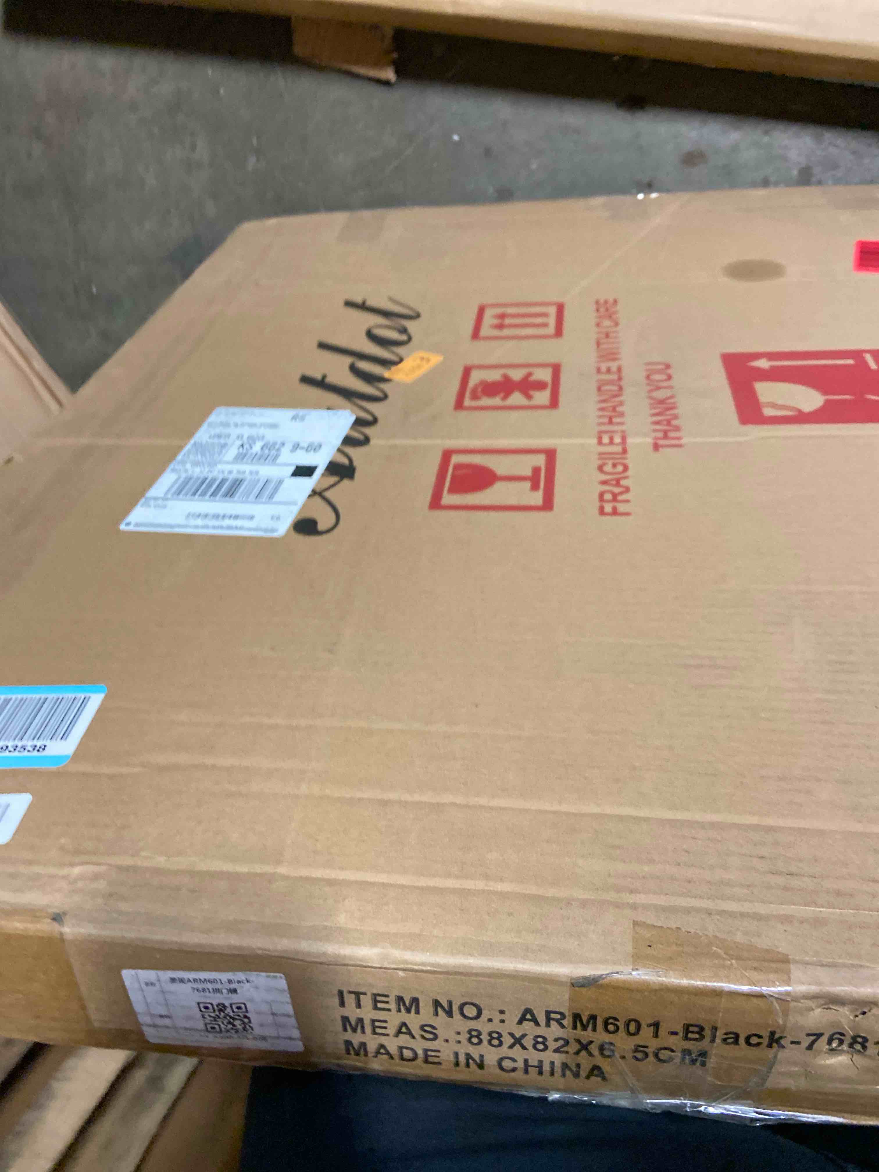 https://s3.amazonaws.com/lotting-images-prod/phillipi/TEA3362222_1758650766319.jpeg