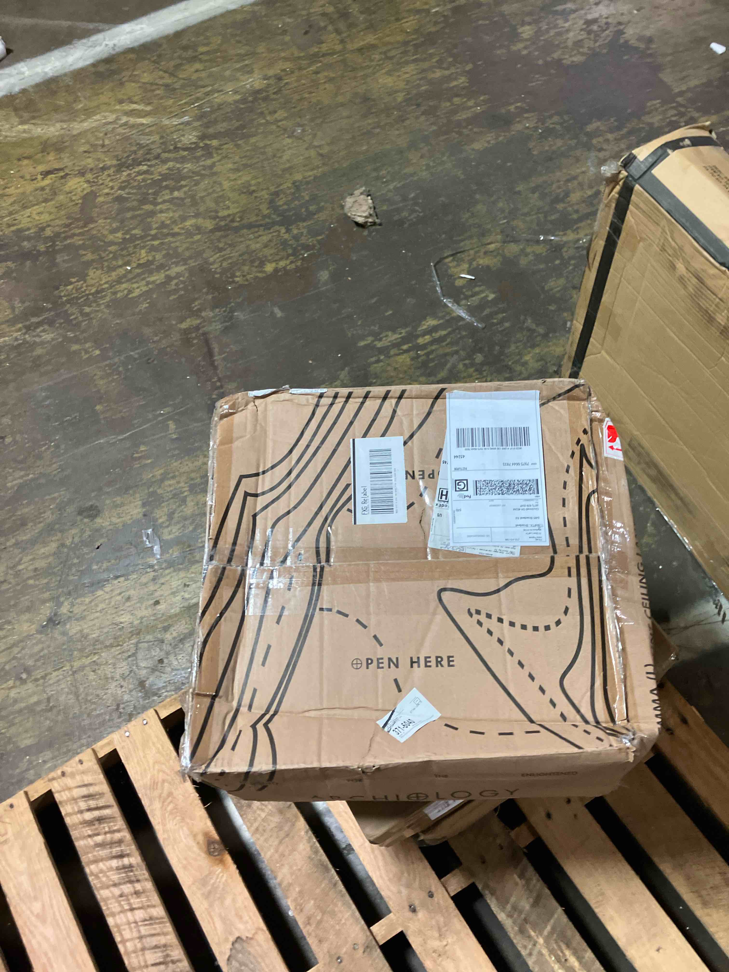 https://s3.amazonaws.com/lotting-images-prod/phillipi/TEA3362392_1758742094351.jpeg