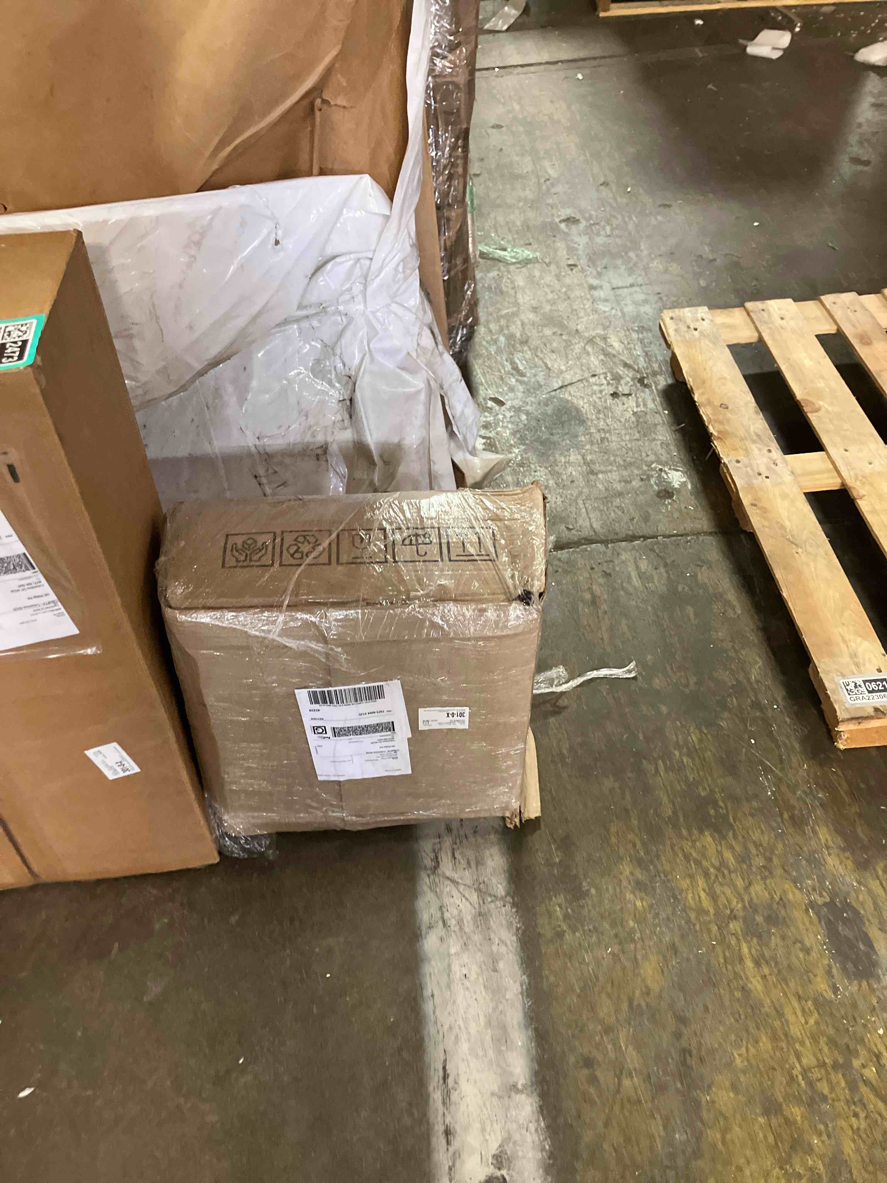 https://s3.amazonaws.com/lotting-images-prod/phillipi/TEA3362474_1758815146723.jpeg