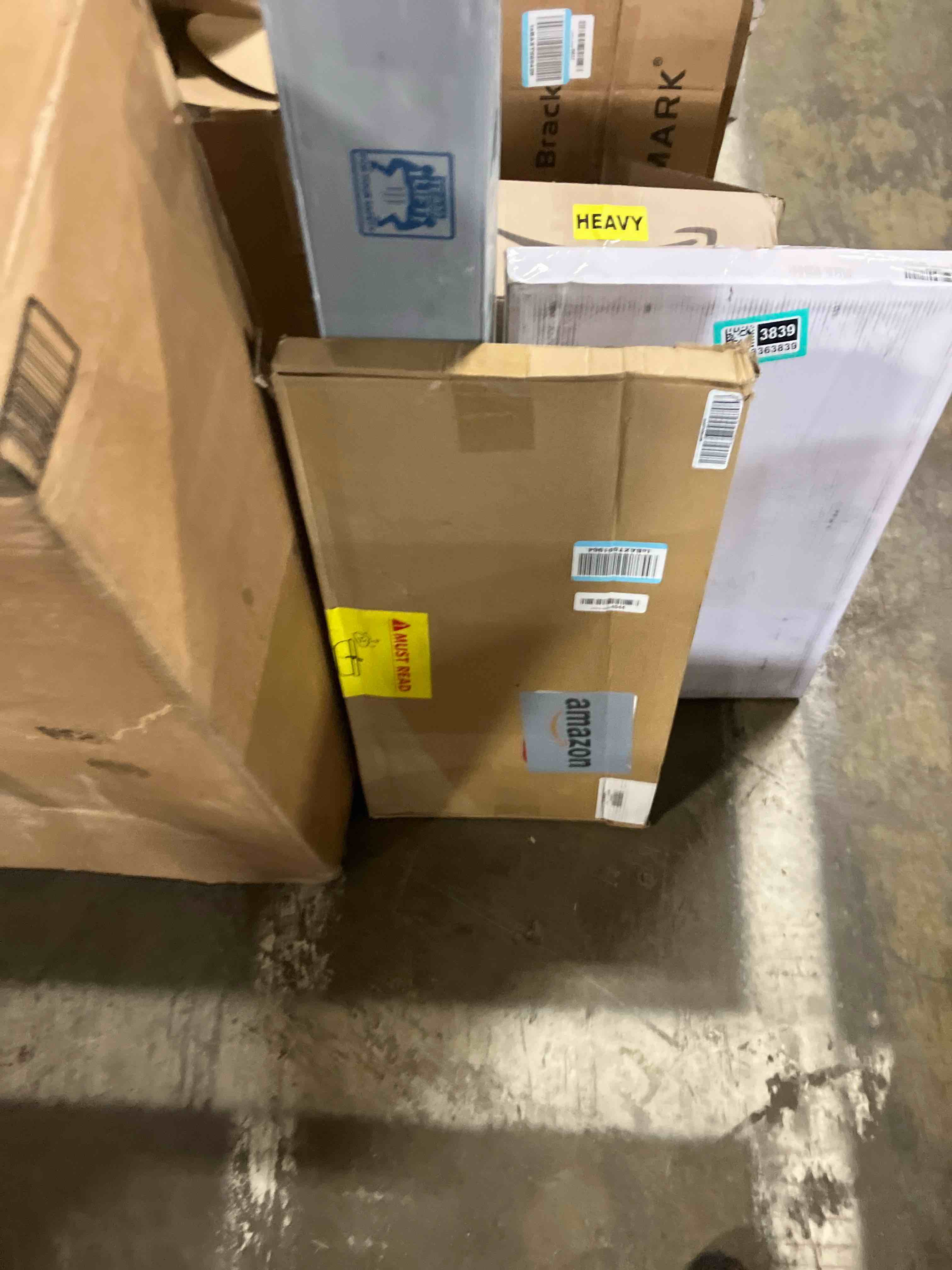 Condition photo showing New/Like New for Serene Valley Sink Grid 26-1/8" X 13", Centered Drain with Corner Radius 2-1/2", SVM2613C