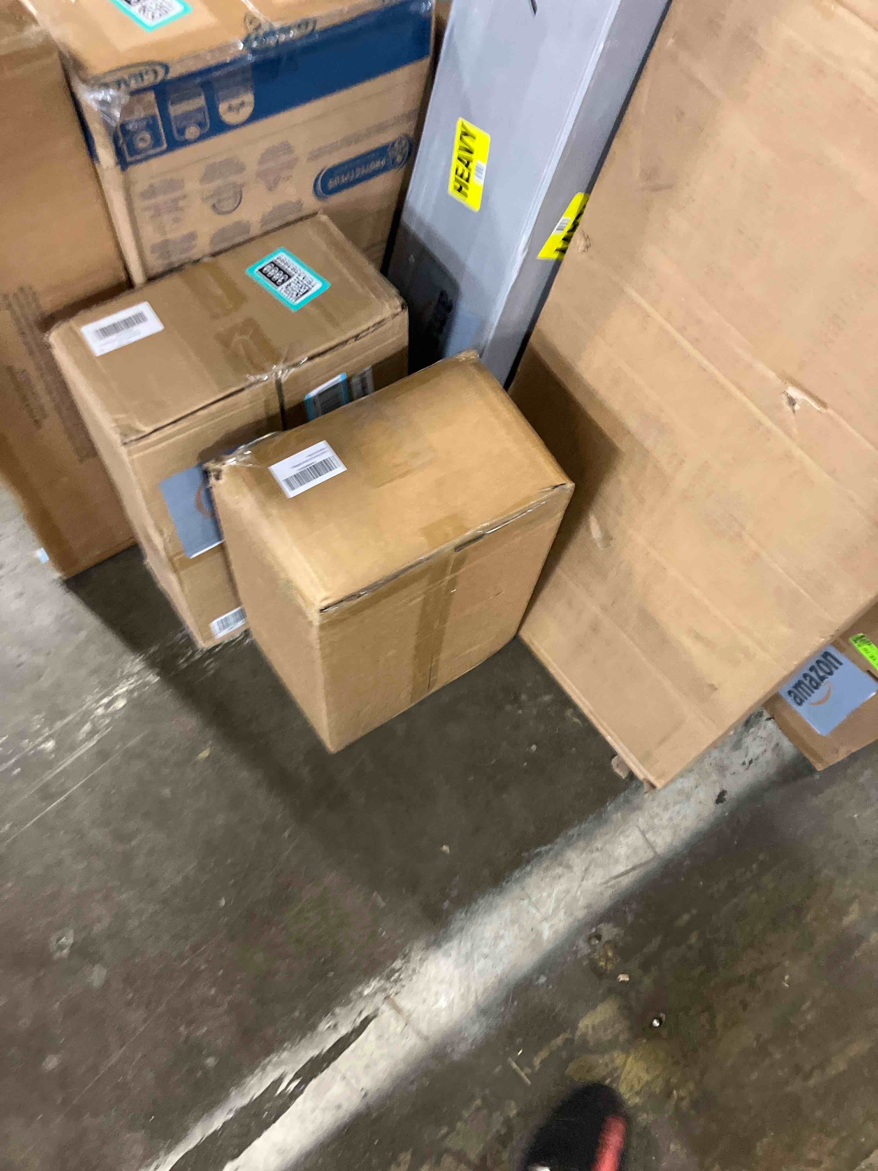 Condition photo showing New/Like New for Enameled Cast Iron Dutch Oven Pot with Lid, Incl. Sourdough Bread Baking Supplies Like Banneton Bread Proofing Basket, Starter Jar, Scoring Tool Lame, 5QT Dutch Oven for Bread Baking, Oven Safe up to 500°F