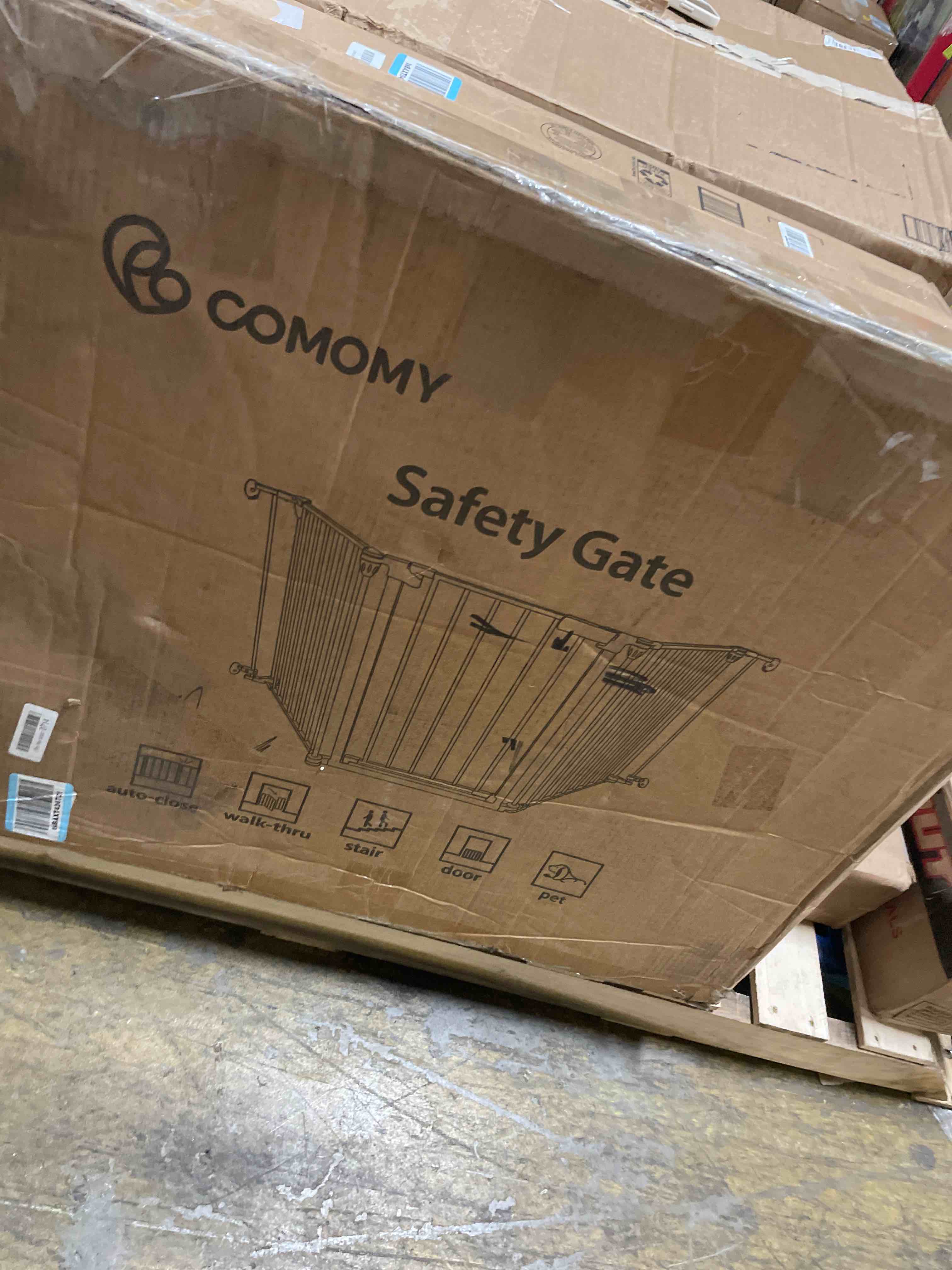 Condition photo showing New/Like New for COMOMY 127.8" Extra Wide Baby Gate, Dog Gate for House Stairs Doorways Fireplace, Auto Close Pet Gate with Door Walk Through, 5 Metal Panels, Hardware Mounted Baby Fence Indoor Outdoor(30" Tall,Black) 30"Tall 127.8" Wide Black
