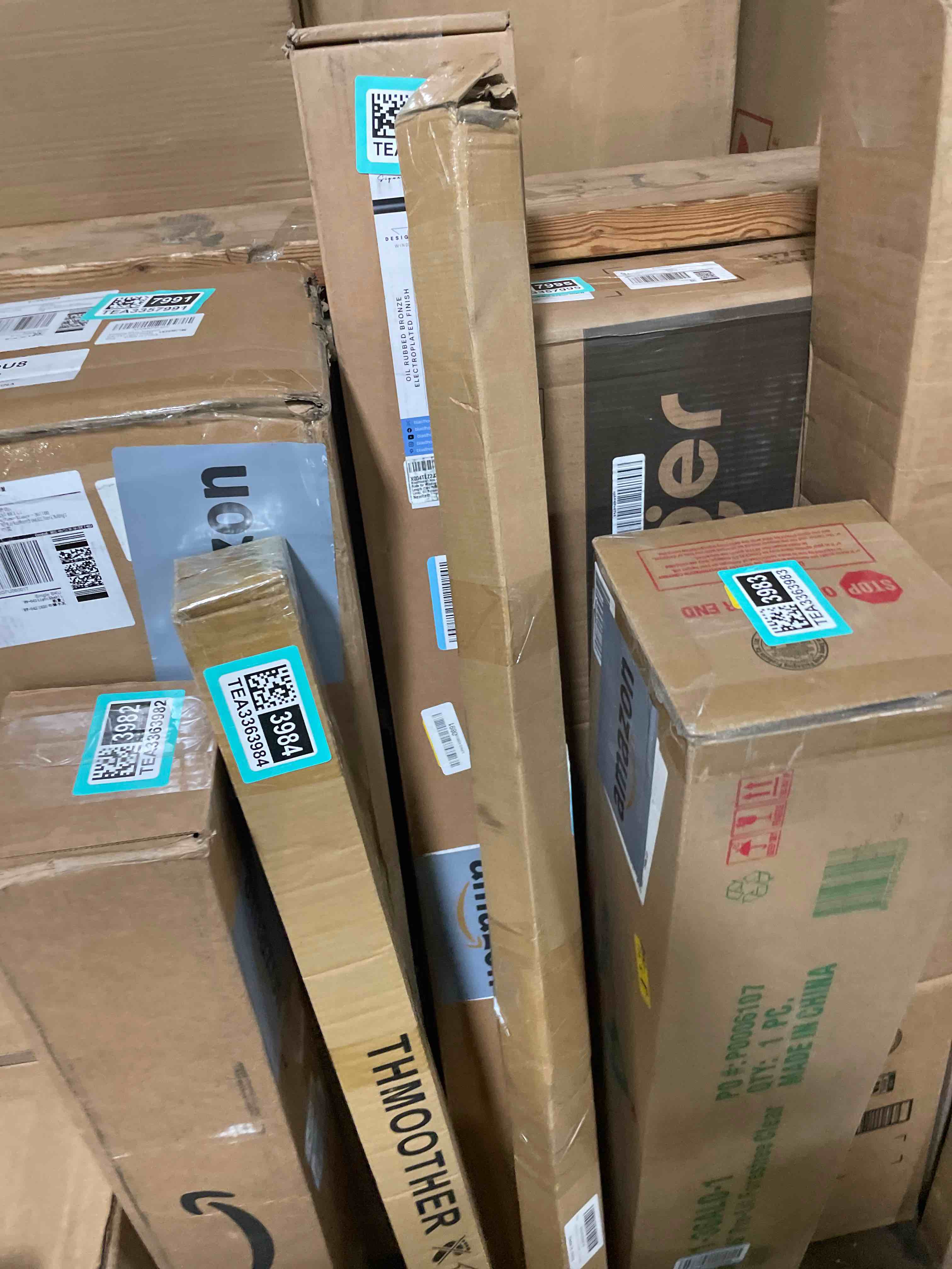Condition photo showing New/Like New for 2020 V Slot Aluminum Extrusion Profile 48 inch/1220mm, 2020 Series Extruded Aluminum Rail 48 inch, 20x20 Aluminum Extrusion, 20/20 Al Extrusion Black 4 Pcs for 2020 Corner Bracket Hardware 1220mm Black 4