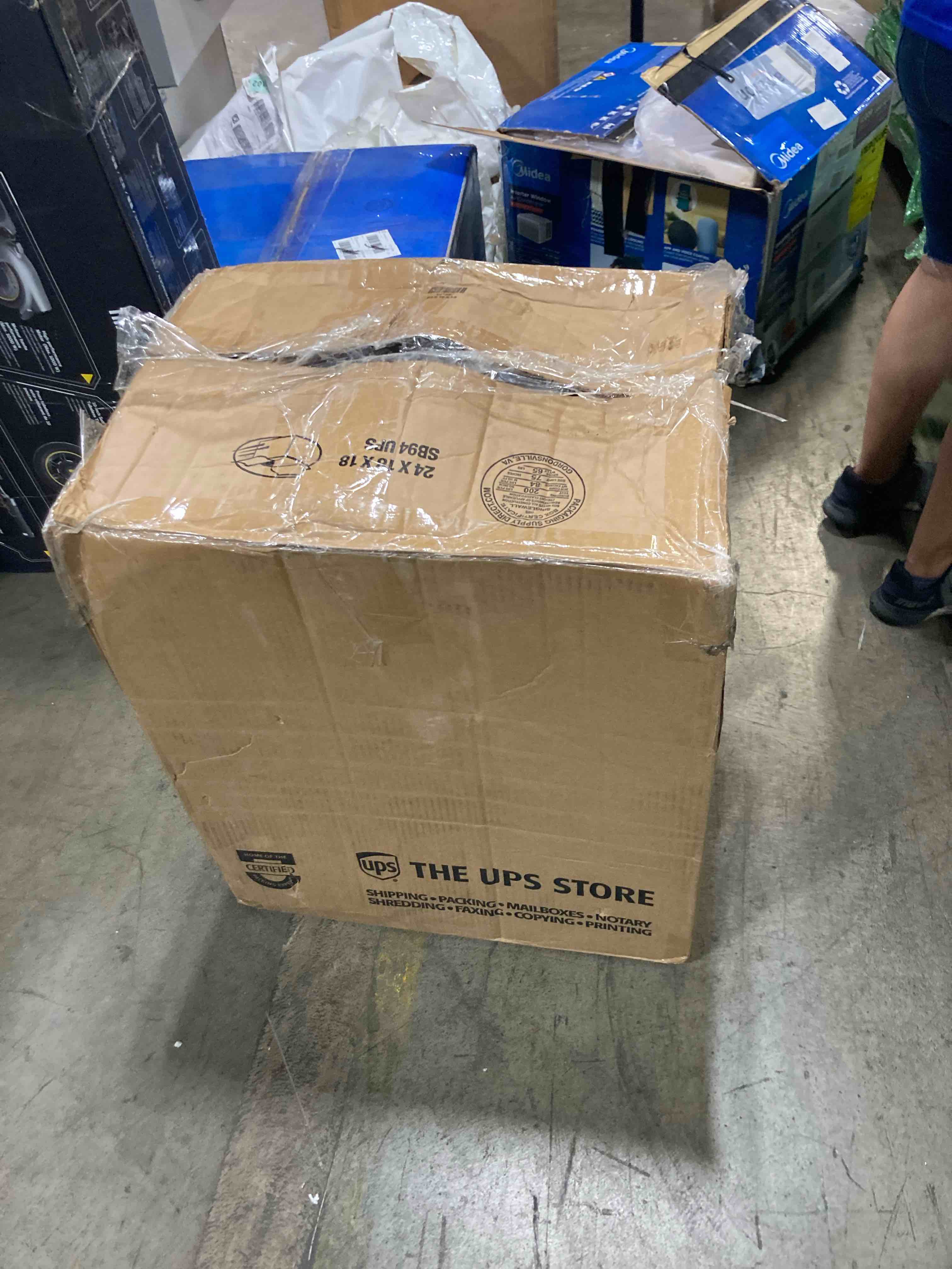 https://s3.amazonaws.com/lotting-images-prod/phillipi/TEA3364117_1755552242732.jpeg