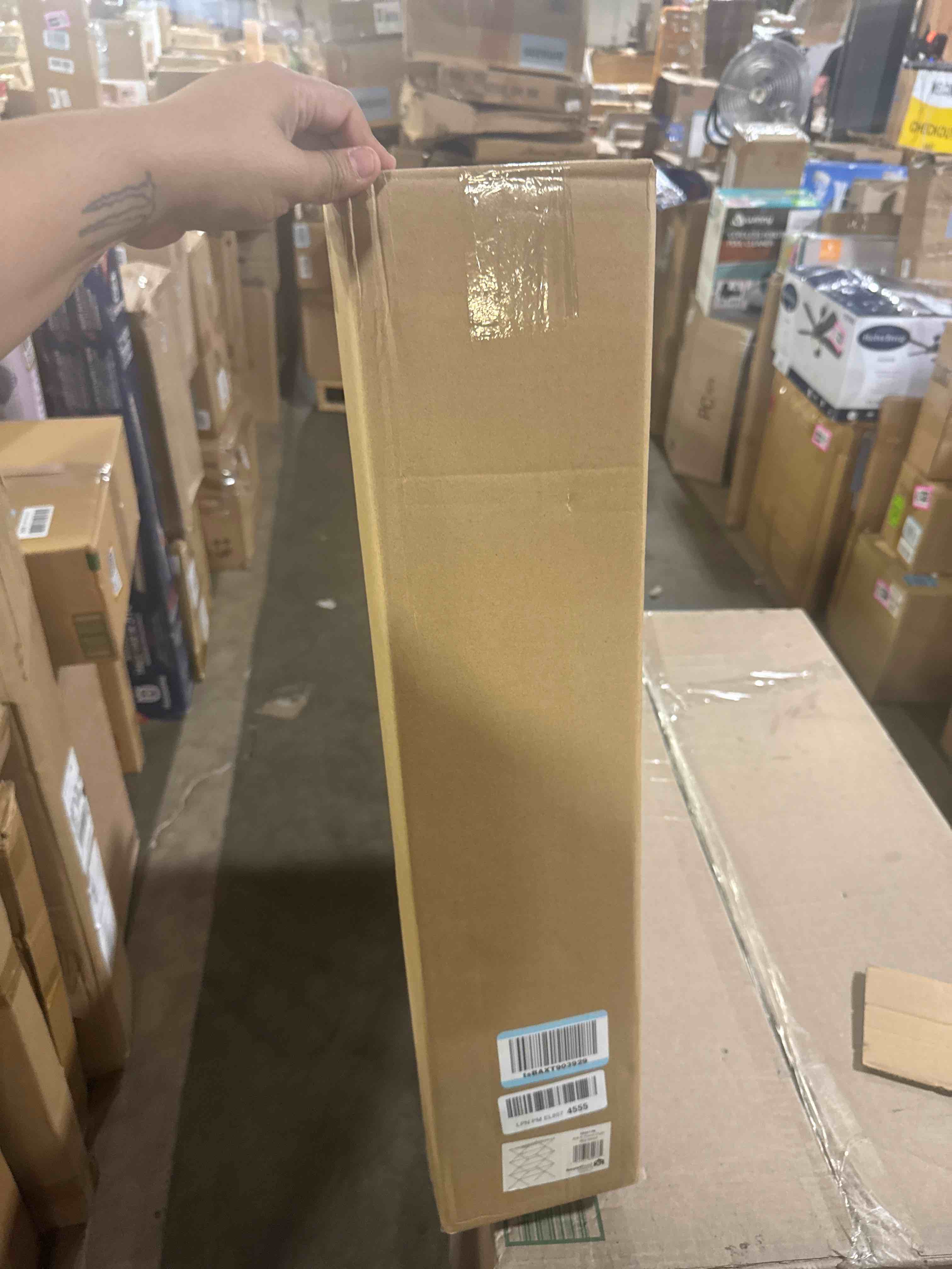 https://s3.amazonaws.com/lotting-images-prod/phillipi/TEA3364348_1756320305587.jpeg