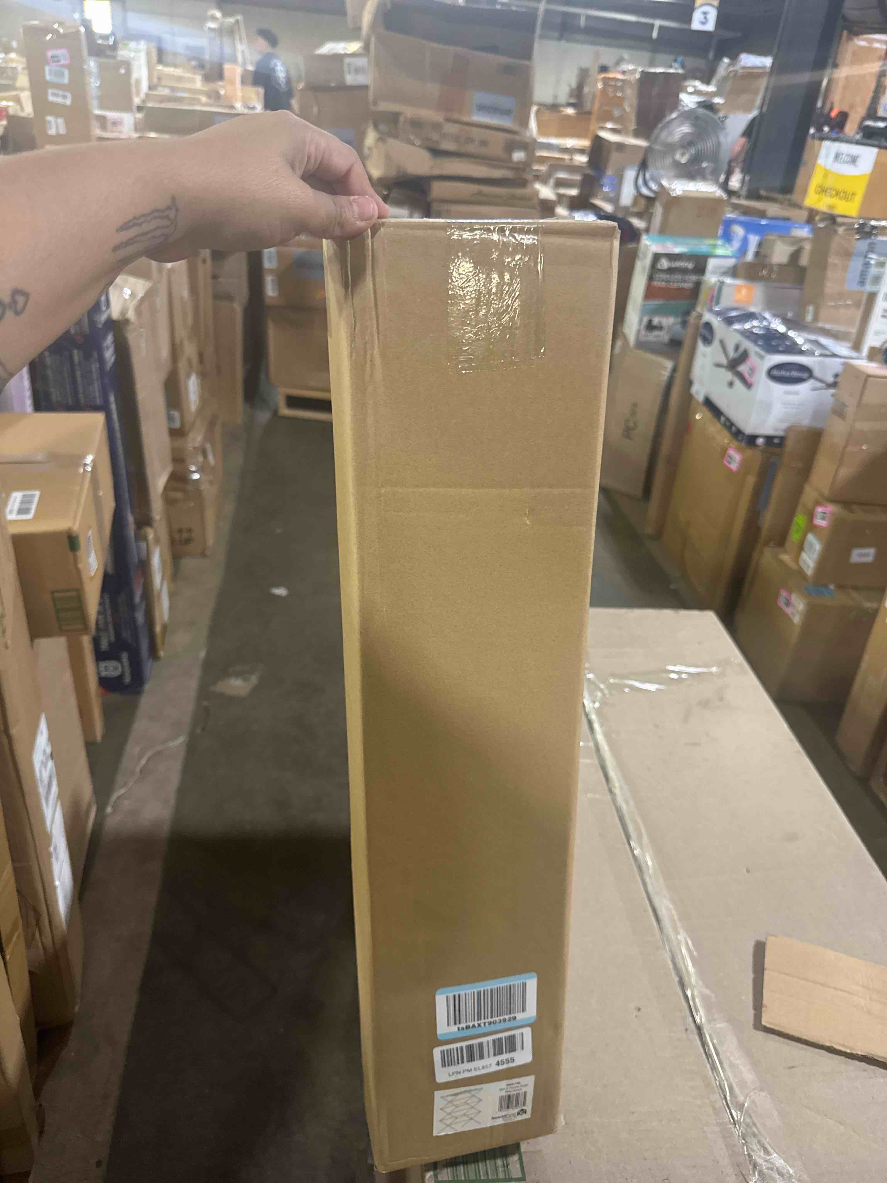 https://s3.amazonaws.com/lotting-images-prod/phillipi/TEA3364348_1756320306407.jpeg