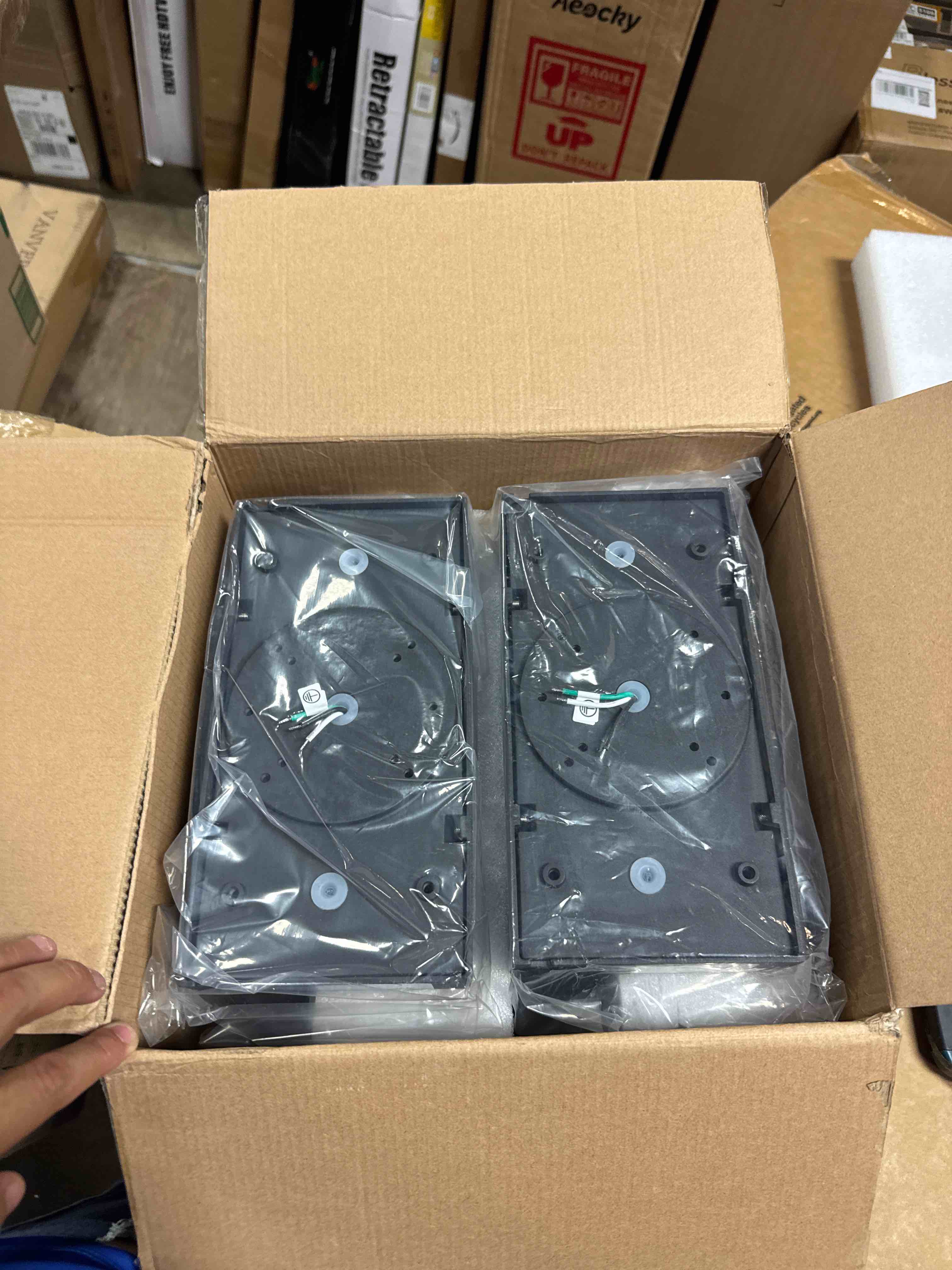 https://s3.amazonaws.com/lotting-images-prod/phillipi/TEA3364513_1756496628815.jpeg