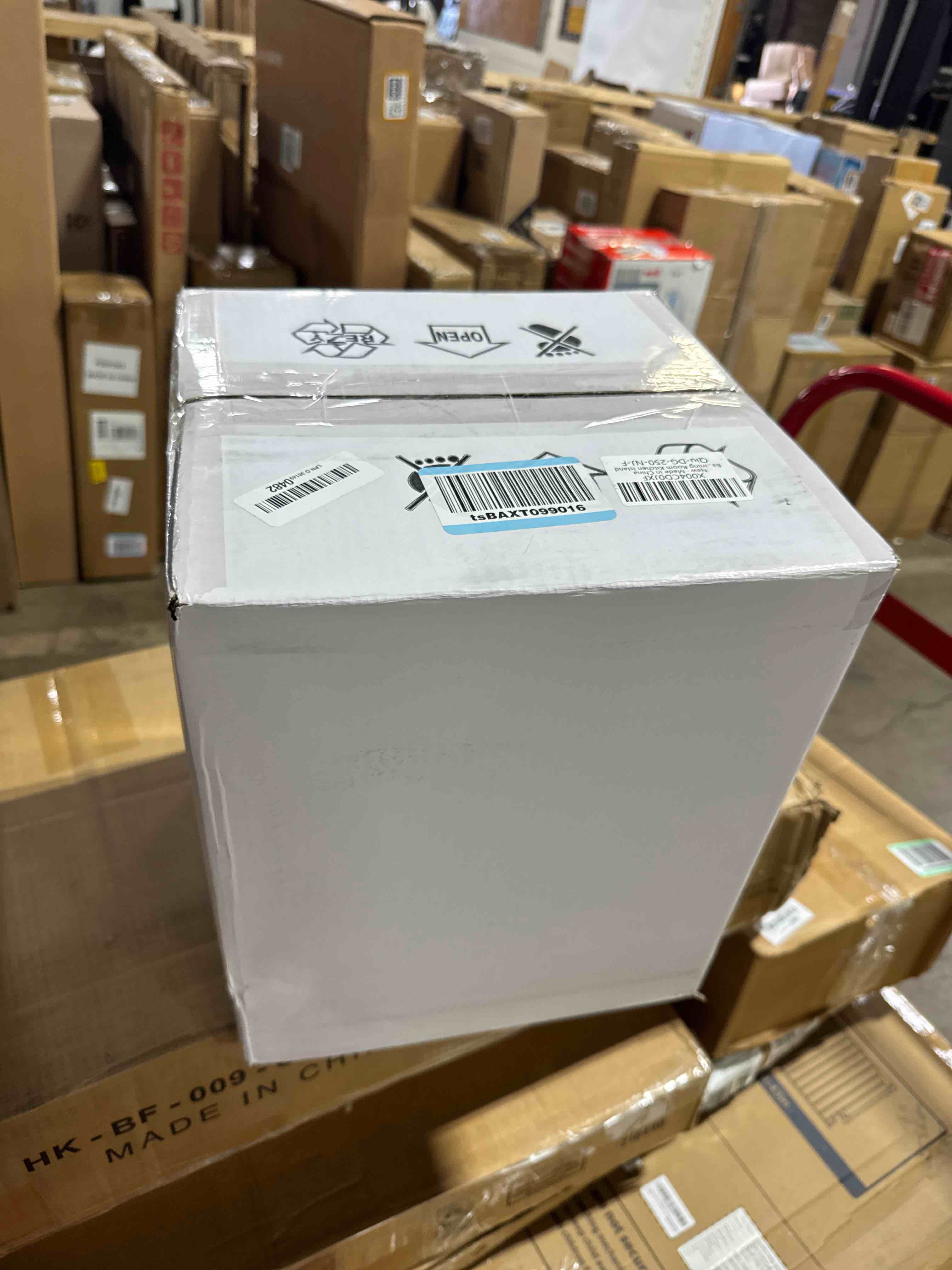https://s3.amazonaws.com/lotting-images-prod/phillipi/TEA3364715_1756819703614.jpeg