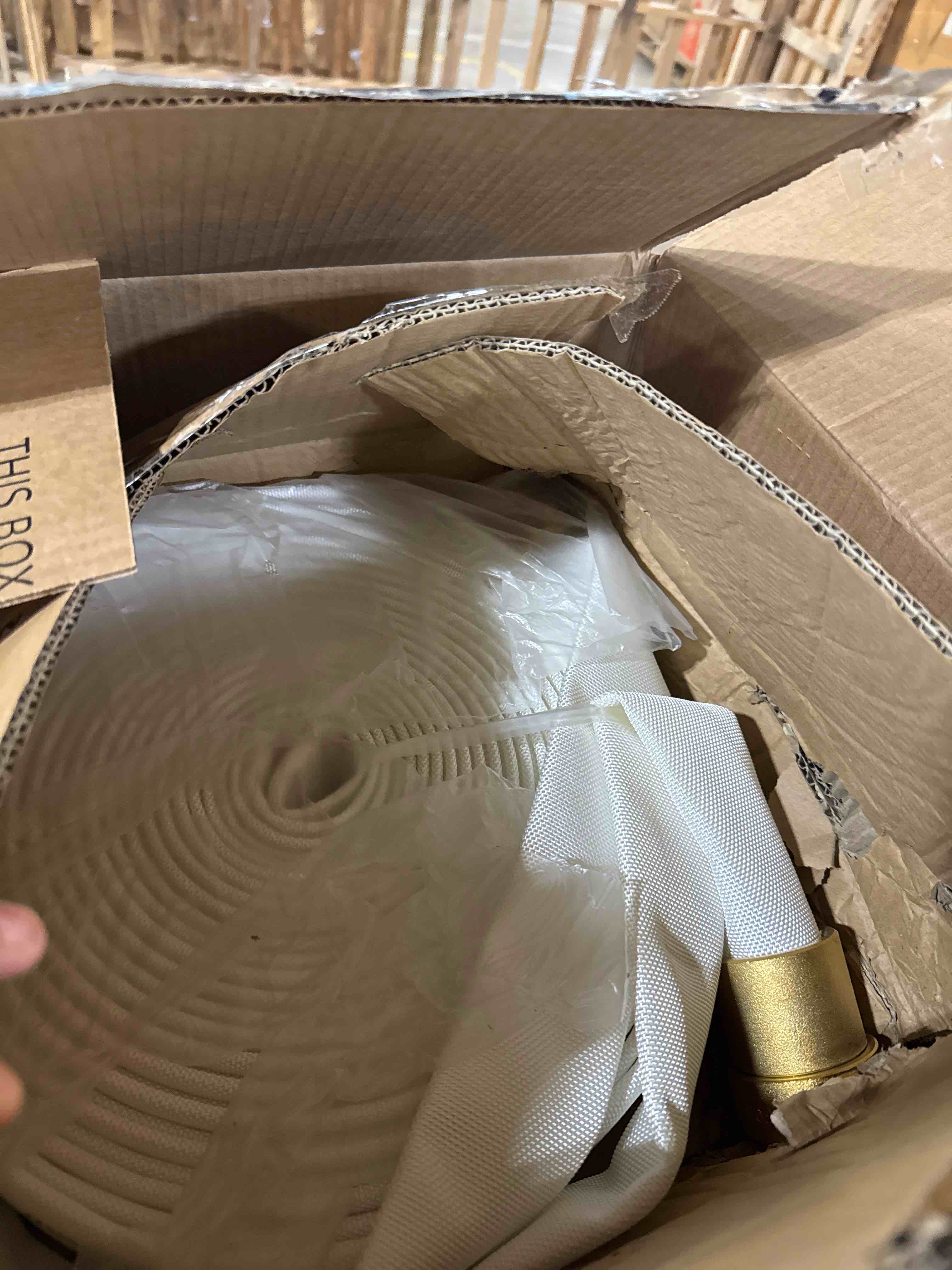 https://s3.amazonaws.com/lotting-images-prod/phillipi/TEA3364758_1756826390610.jpeg