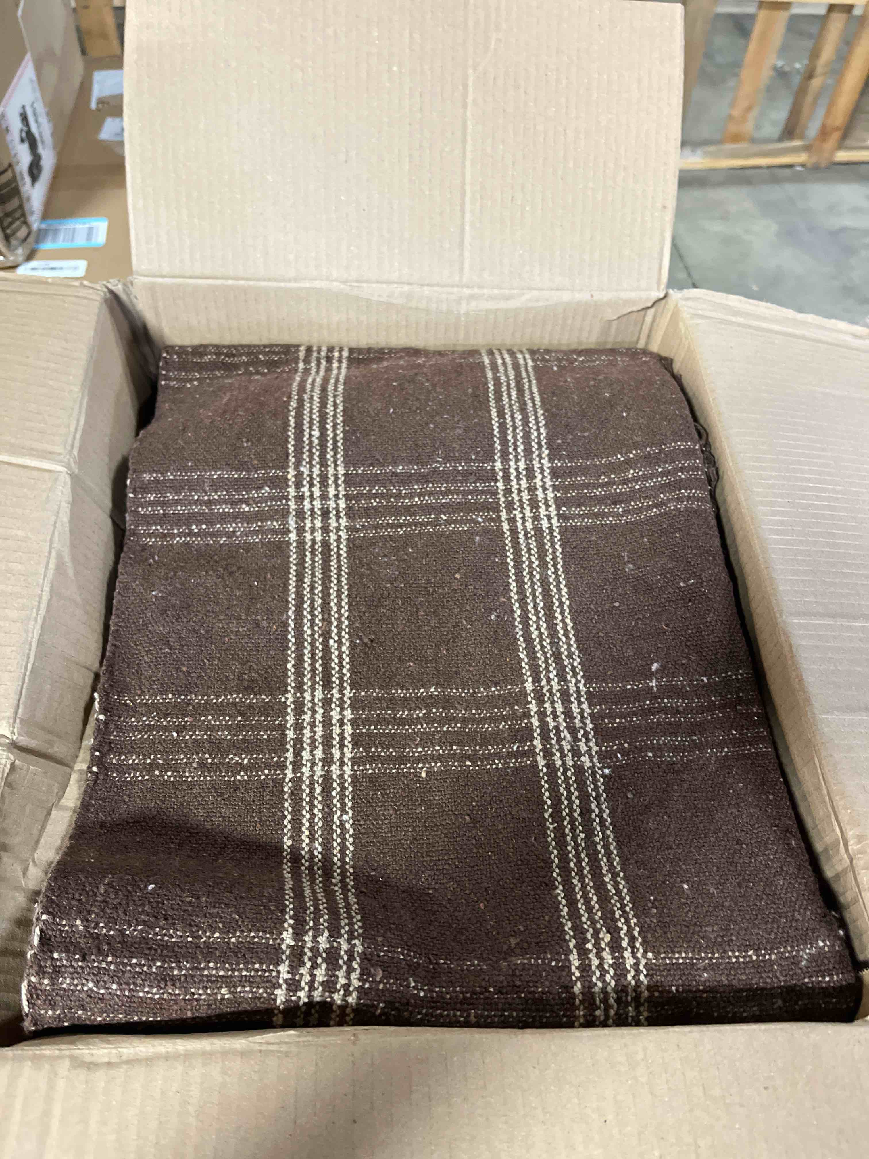https://s3.amazonaws.com/lotting-images-prod/phillipi/TEA3364818_1756841082323.jpeg