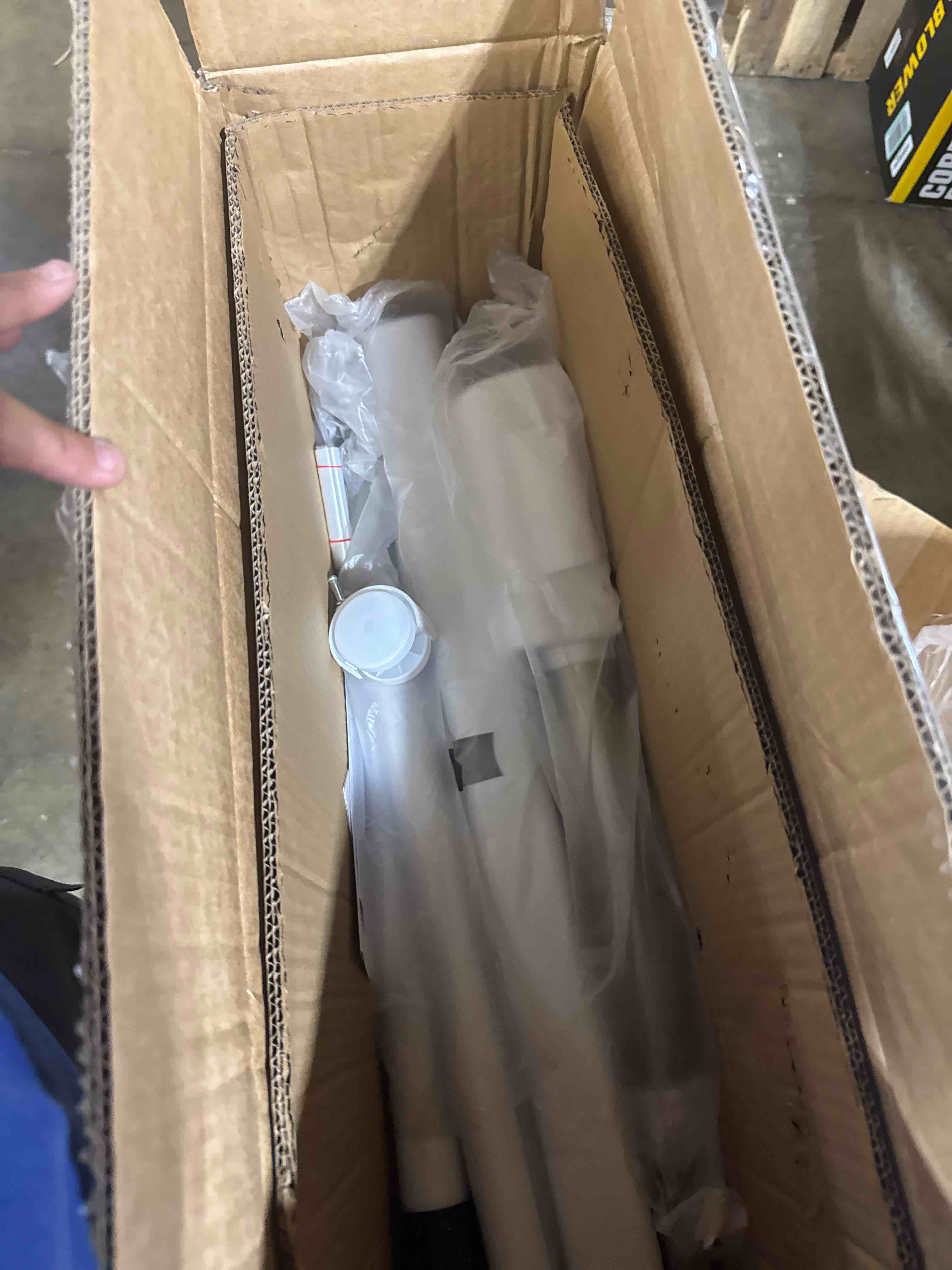 https://s3.amazonaws.com/lotting-images-prod/phillipi/TEA3364901_1757006488263.jpeg