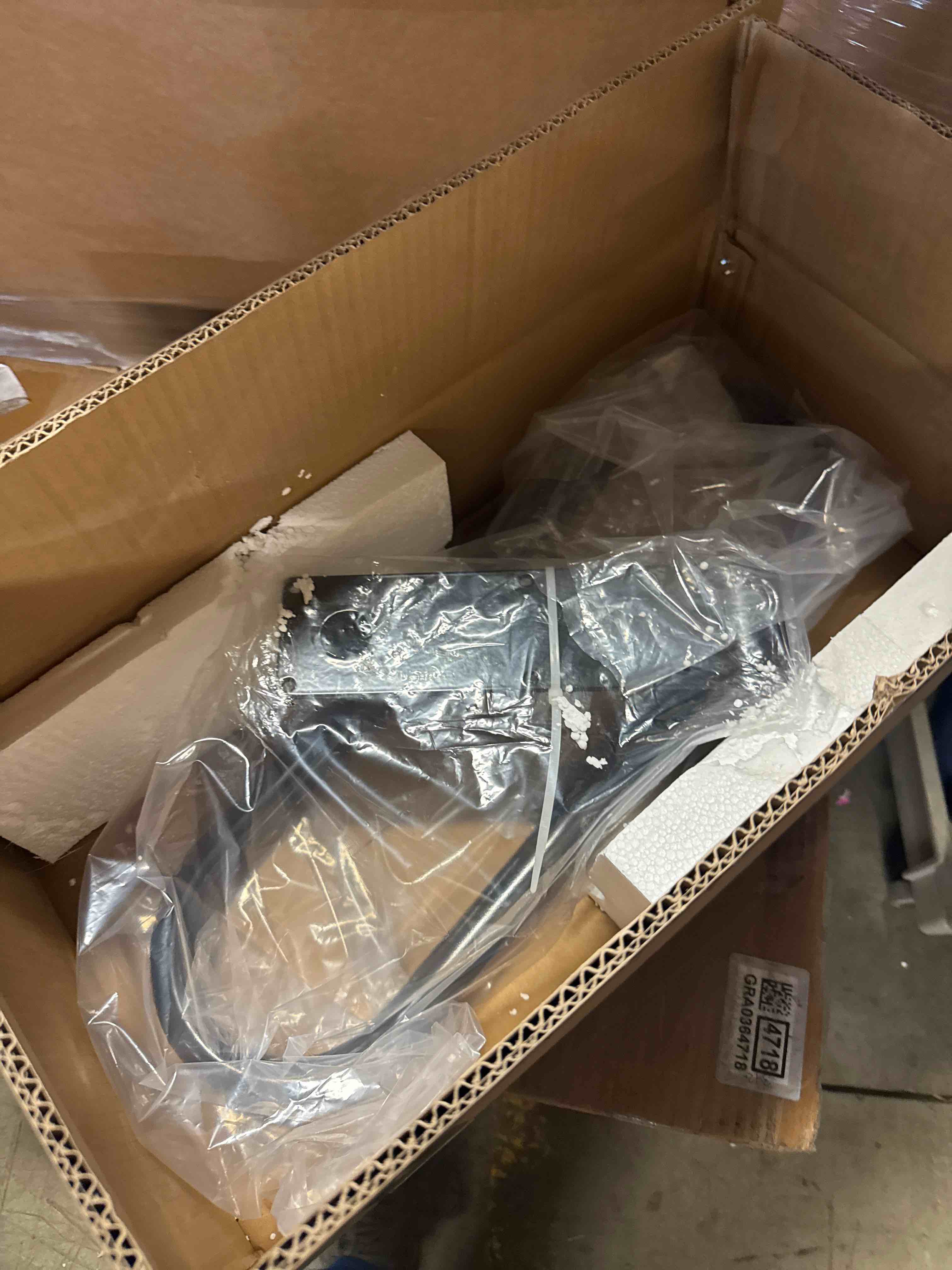 https://s3.amazonaws.com/lotting-images-prod/phillipi/TEA3364962_1757173619663.jpeg