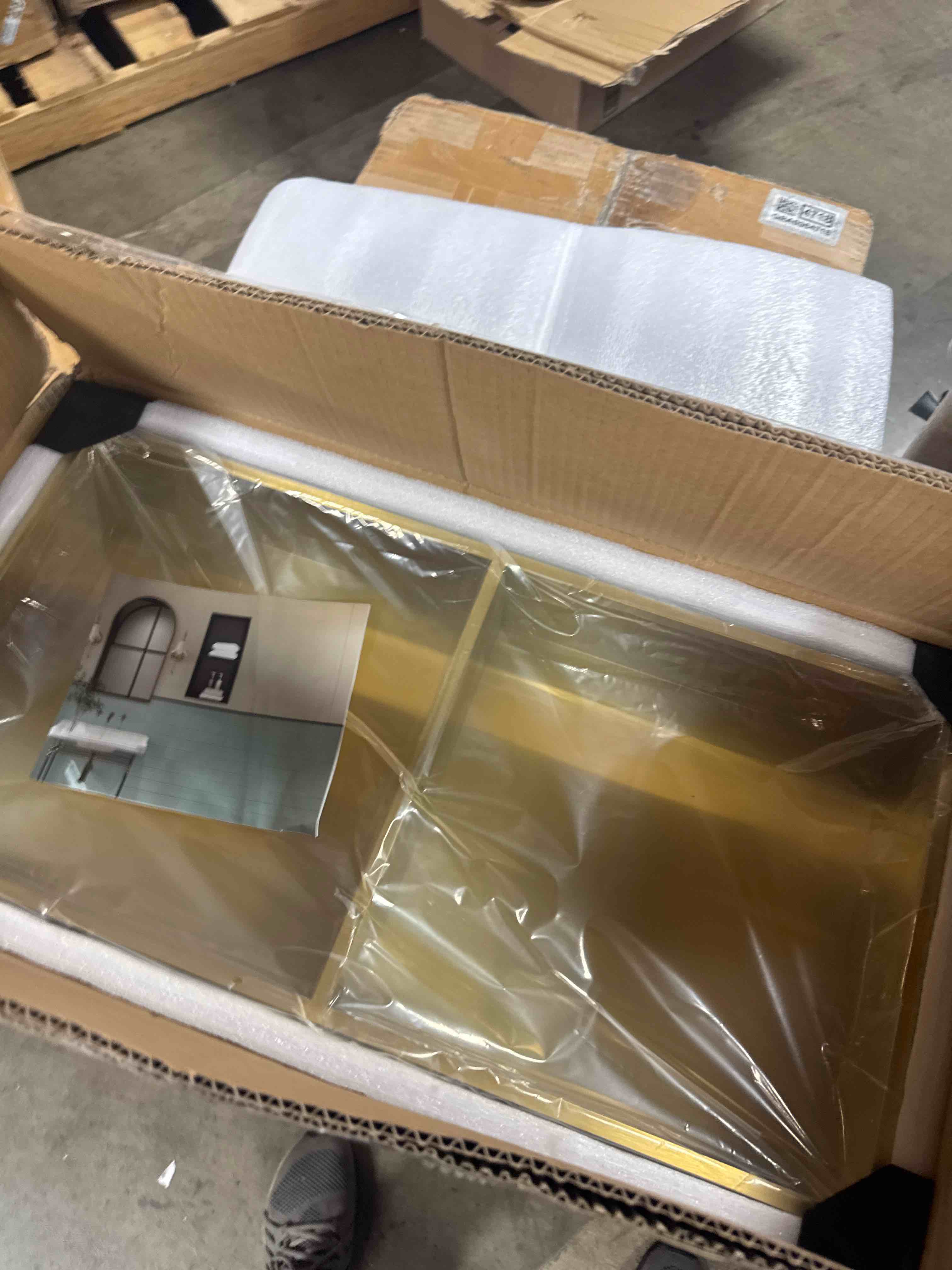 https://s3.amazonaws.com/lotting-images-prod/phillipi/TEA3365064_1757427212463.jpeg