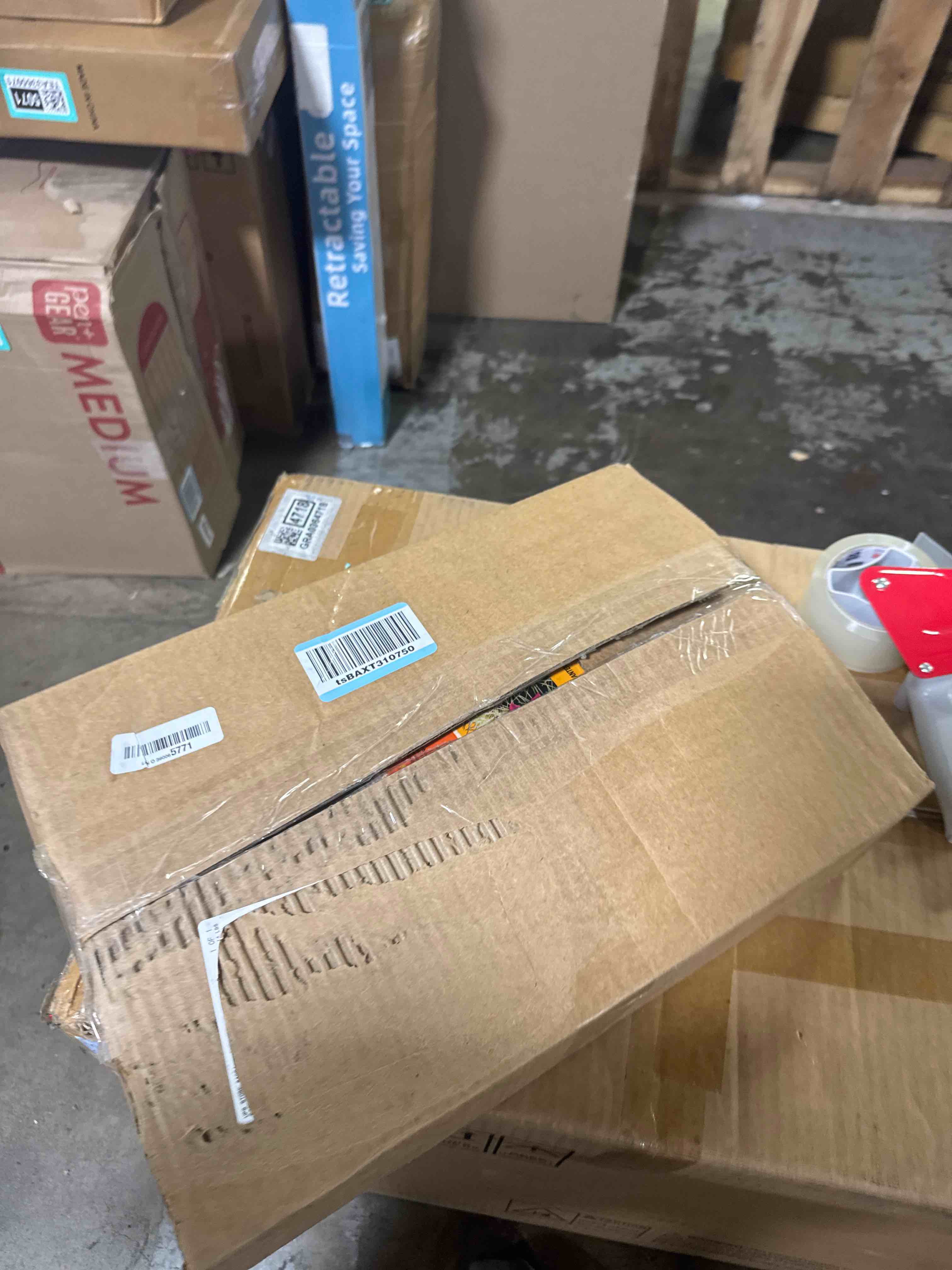 https://s3.amazonaws.com/lotting-images-prod/phillipi/TEA3365075_1757529792908.jpeg