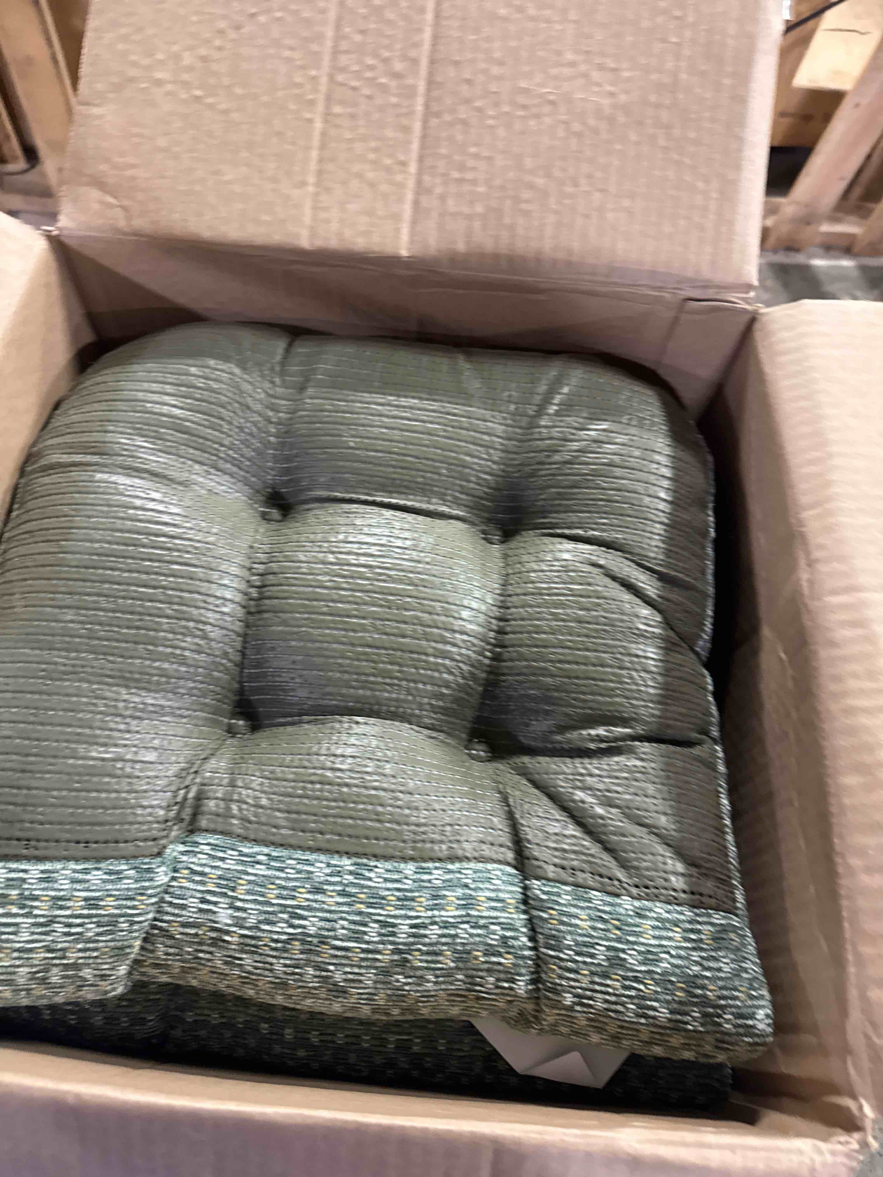 https://s3.amazonaws.com/lotting-images-prod/phillipi/TEA3365112_1757536585213.jpeg