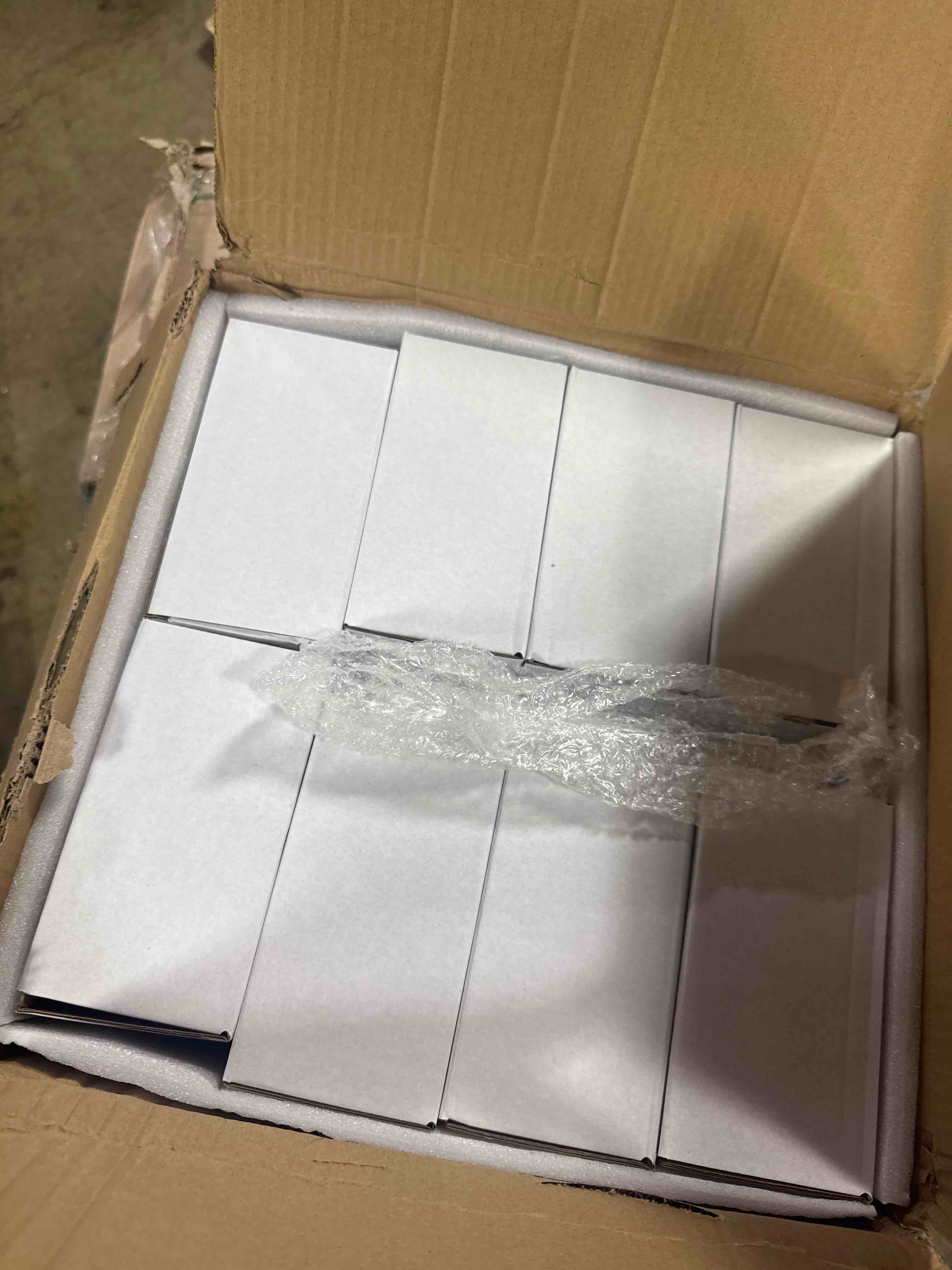 https://s3.amazonaws.com/lotting-images-prod/phillipi/TEA3365348_1758911468379.jpeg