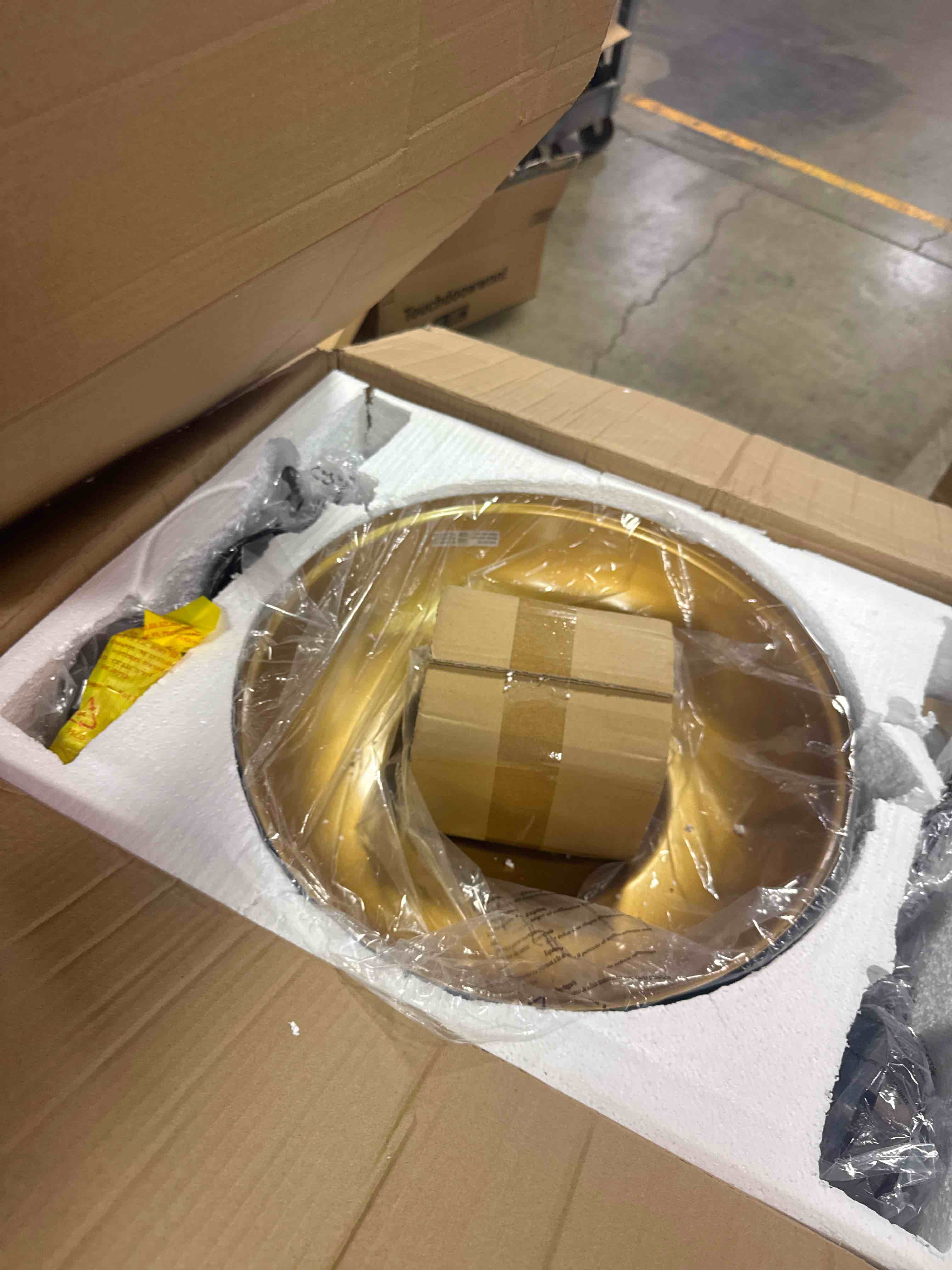 https://s3.amazonaws.com/lotting-images-prod/phillipi/TEA3365351_1758911957438.jpeg