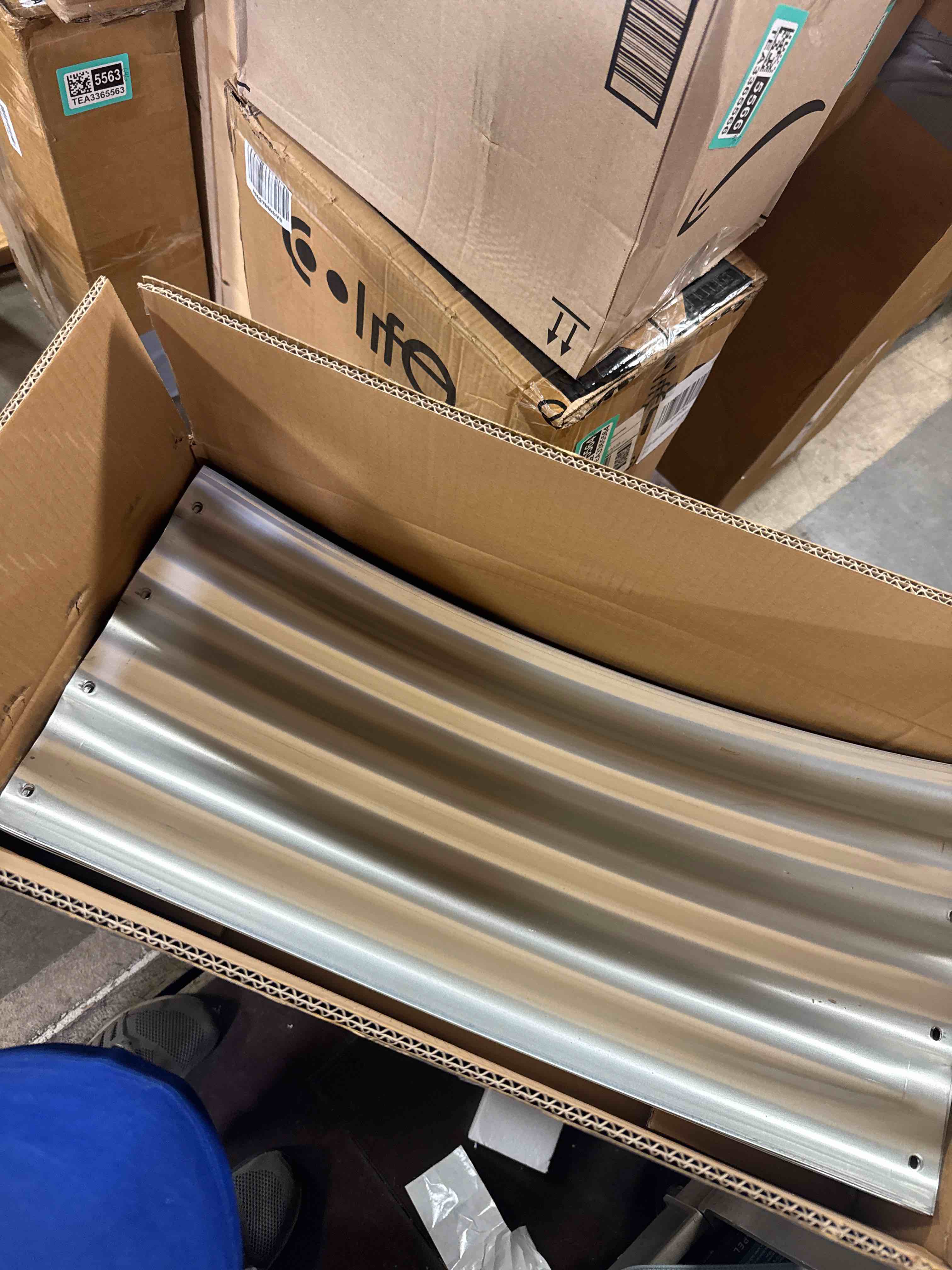 https://s3.amazonaws.com/lotting-images-prod/phillipi/TEA3365568_1759946785943.jpeg