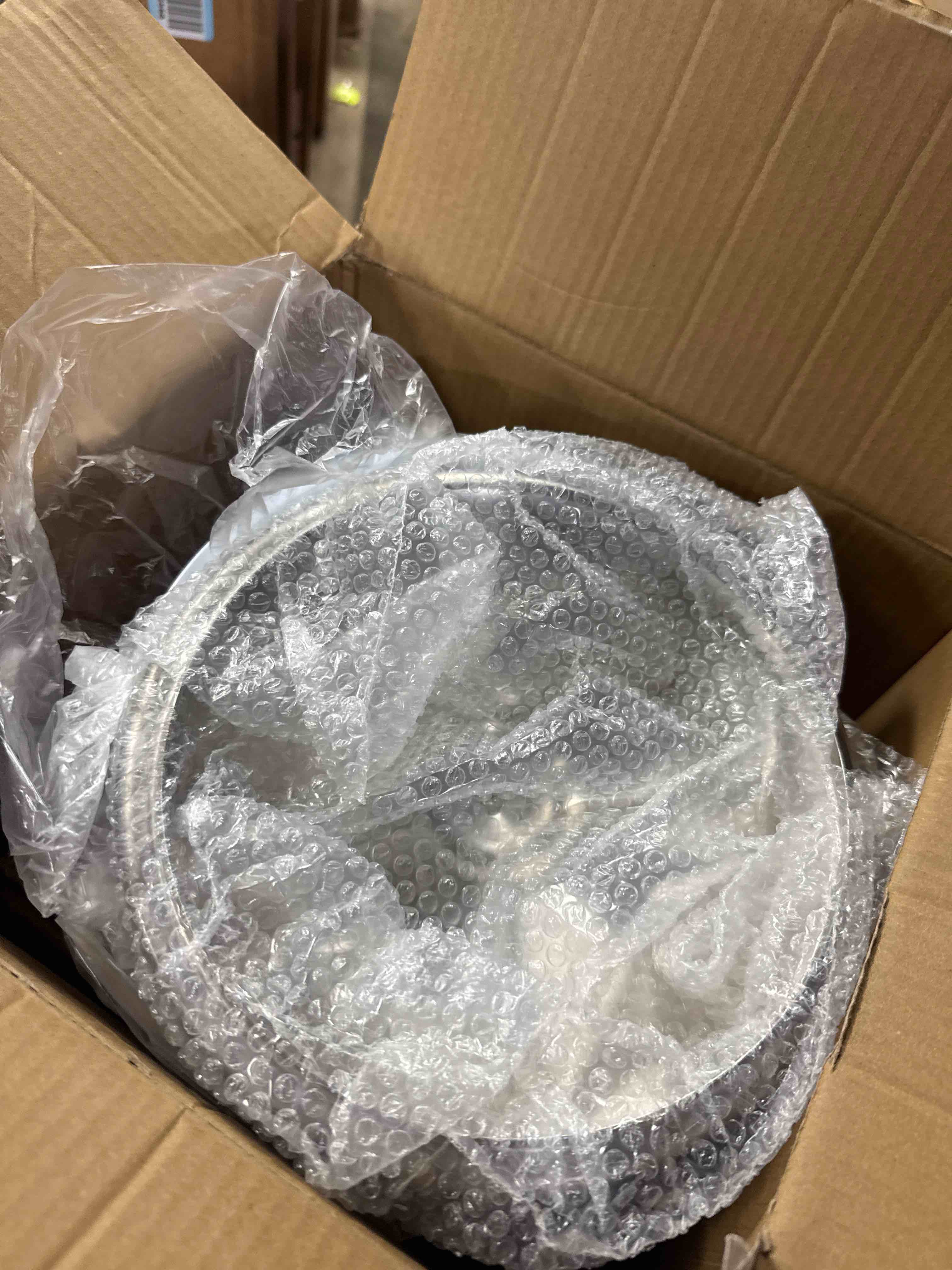 https://s3.amazonaws.com/lotting-images-prod/phillipi/TEA3365569_1759946863643.jpeg