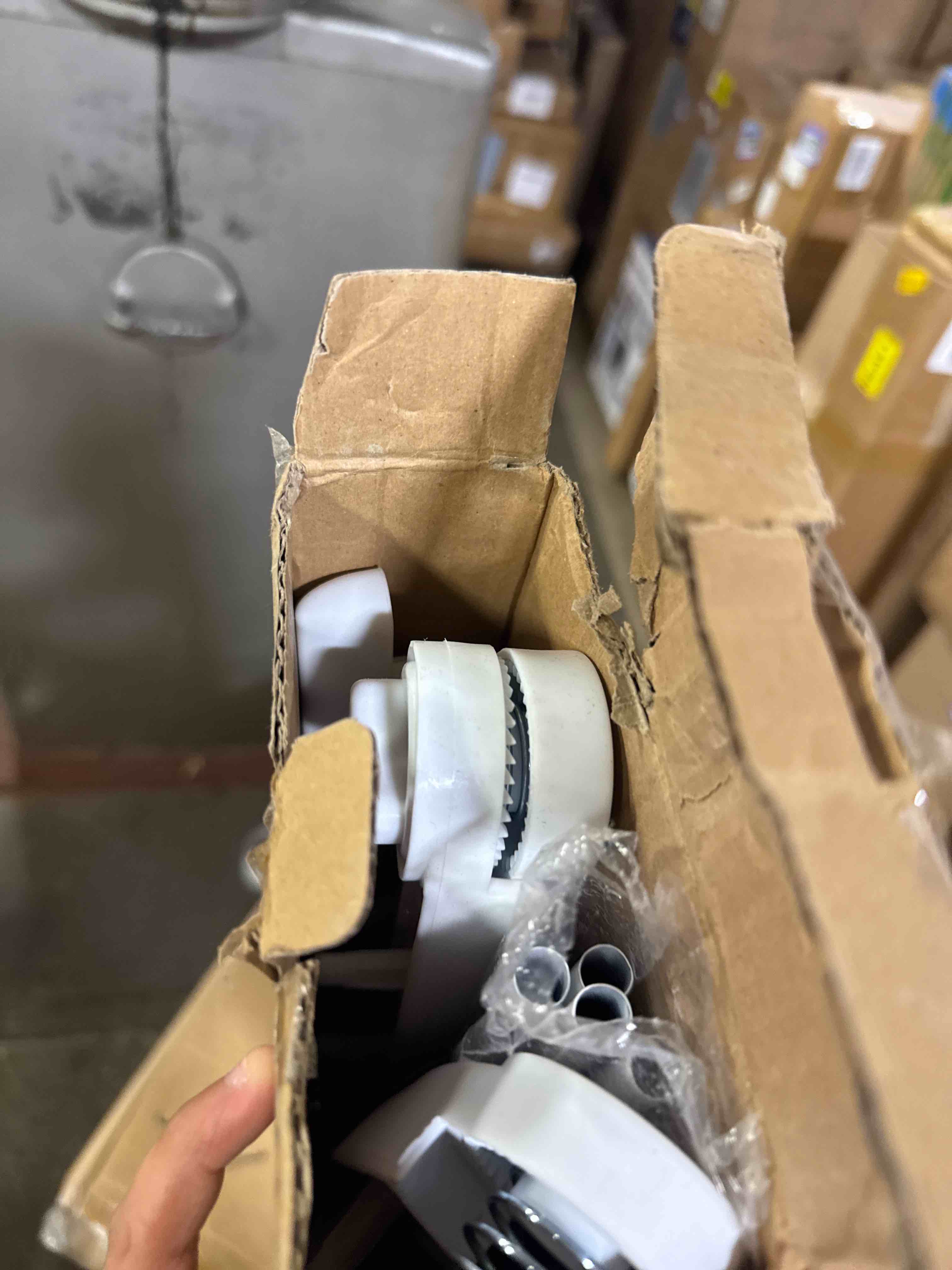 https://s3.amazonaws.com/lotting-images-prod/phillipi/TEA3365584_1759948571619.jpeg