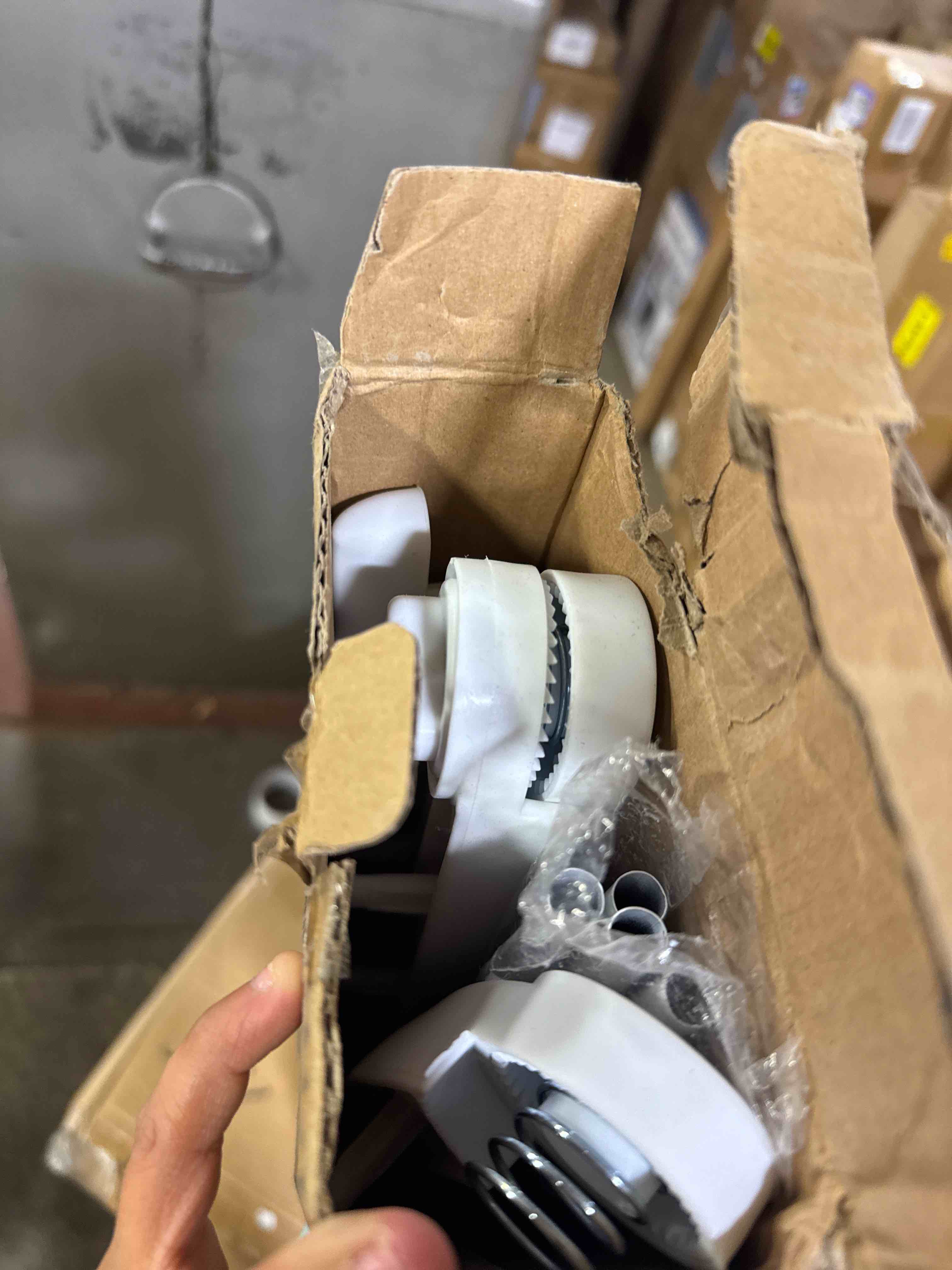 https://s3.amazonaws.com/lotting-images-prod/phillipi/TEA3365584_1759948572318.jpeg