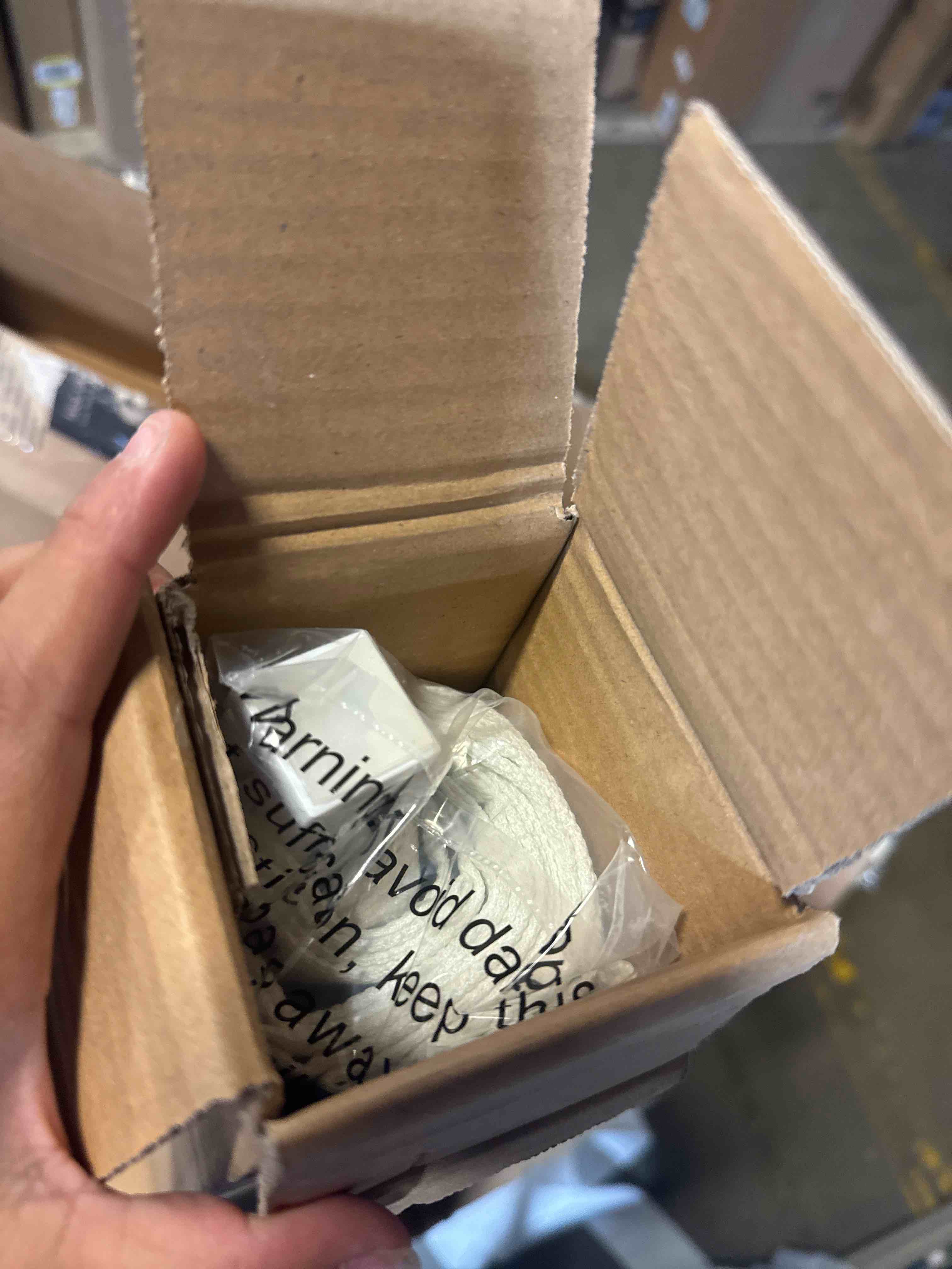 https://s3.amazonaws.com/lotting-images-prod/phillipi/TEA3365797_1760536349393.jpeg