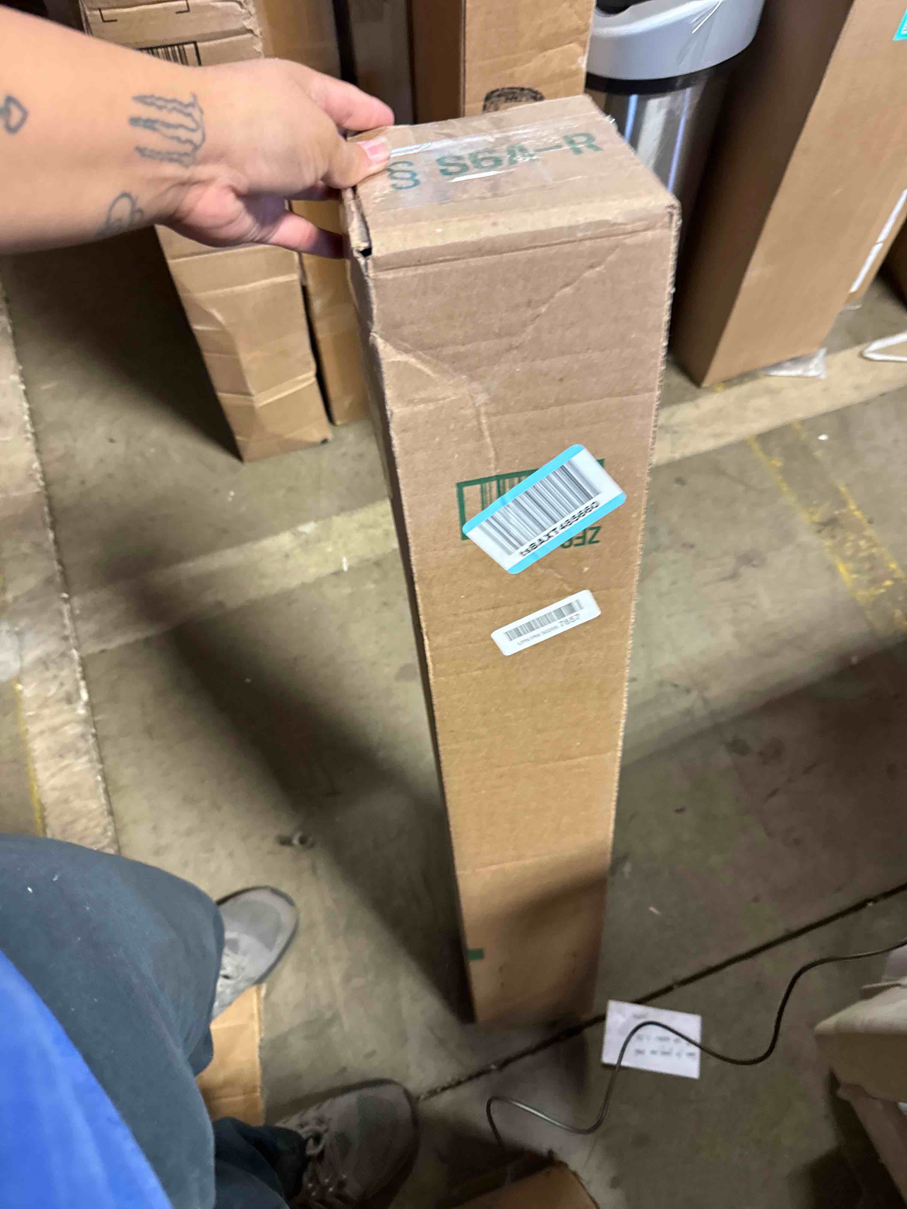 https://s3.amazonaws.com/lotting-images-prod/phillipi/TEA3365900_1760726927787.jpeg