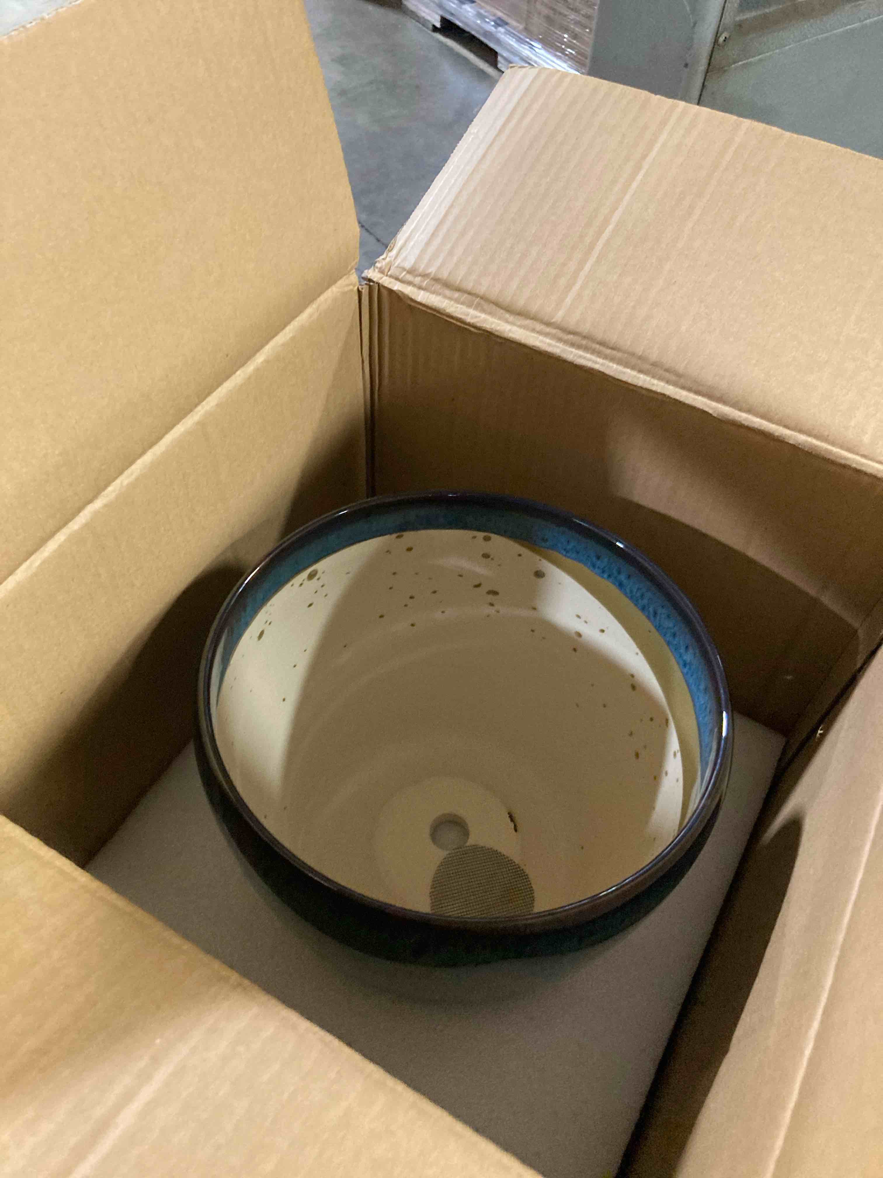 https://s3.amazonaws.com/lotting-images-prod/phillipi/TEA3365976_1760984198701.jpeg