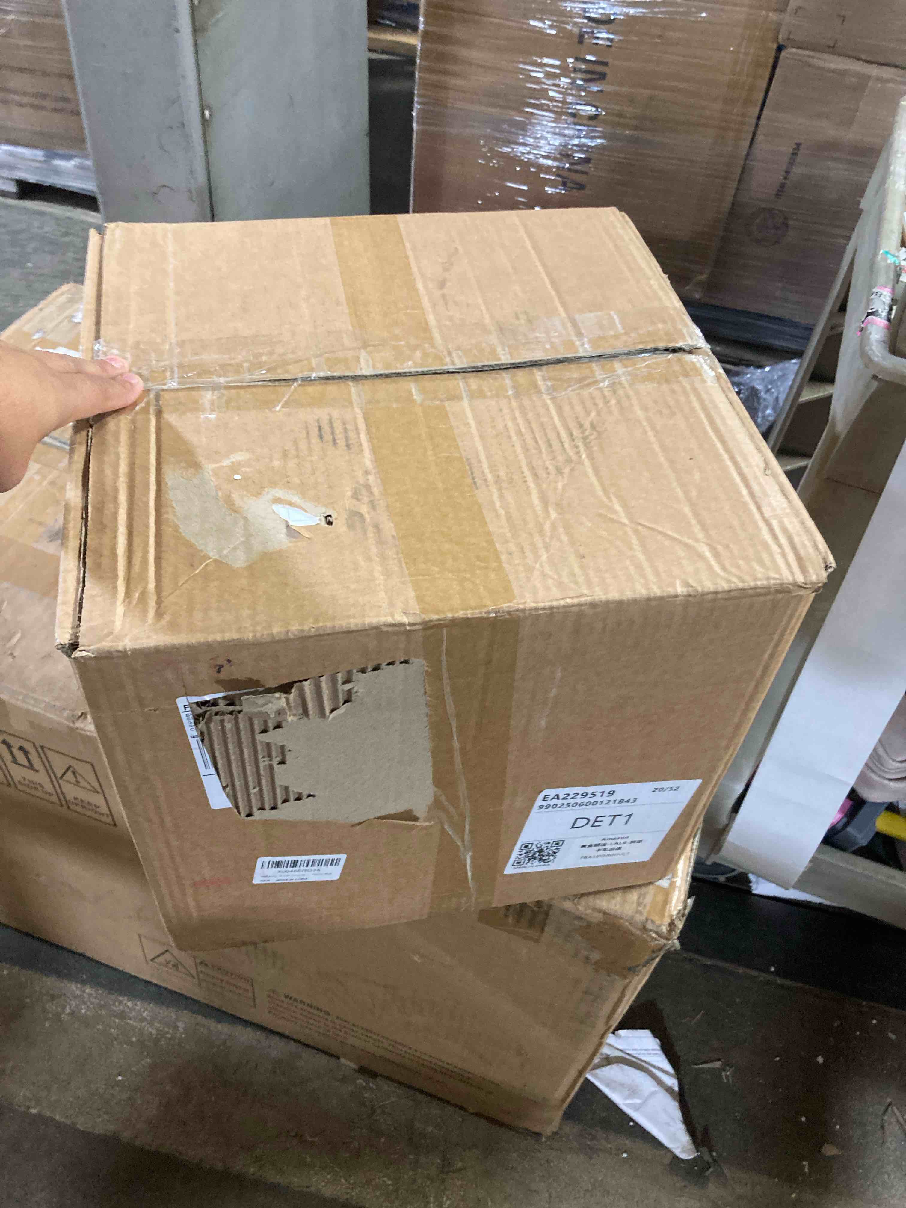 https://s3.amazonaws.com/lotting-images-prod/phillipi/TEA3365976_1760984206593.jpeg