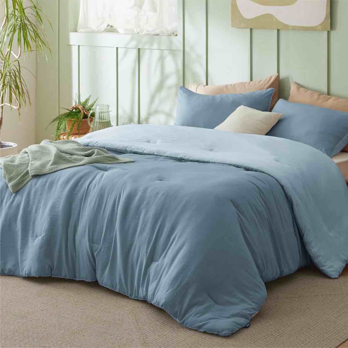 Bedsure Reversible Prewashed Comforter only 90x90