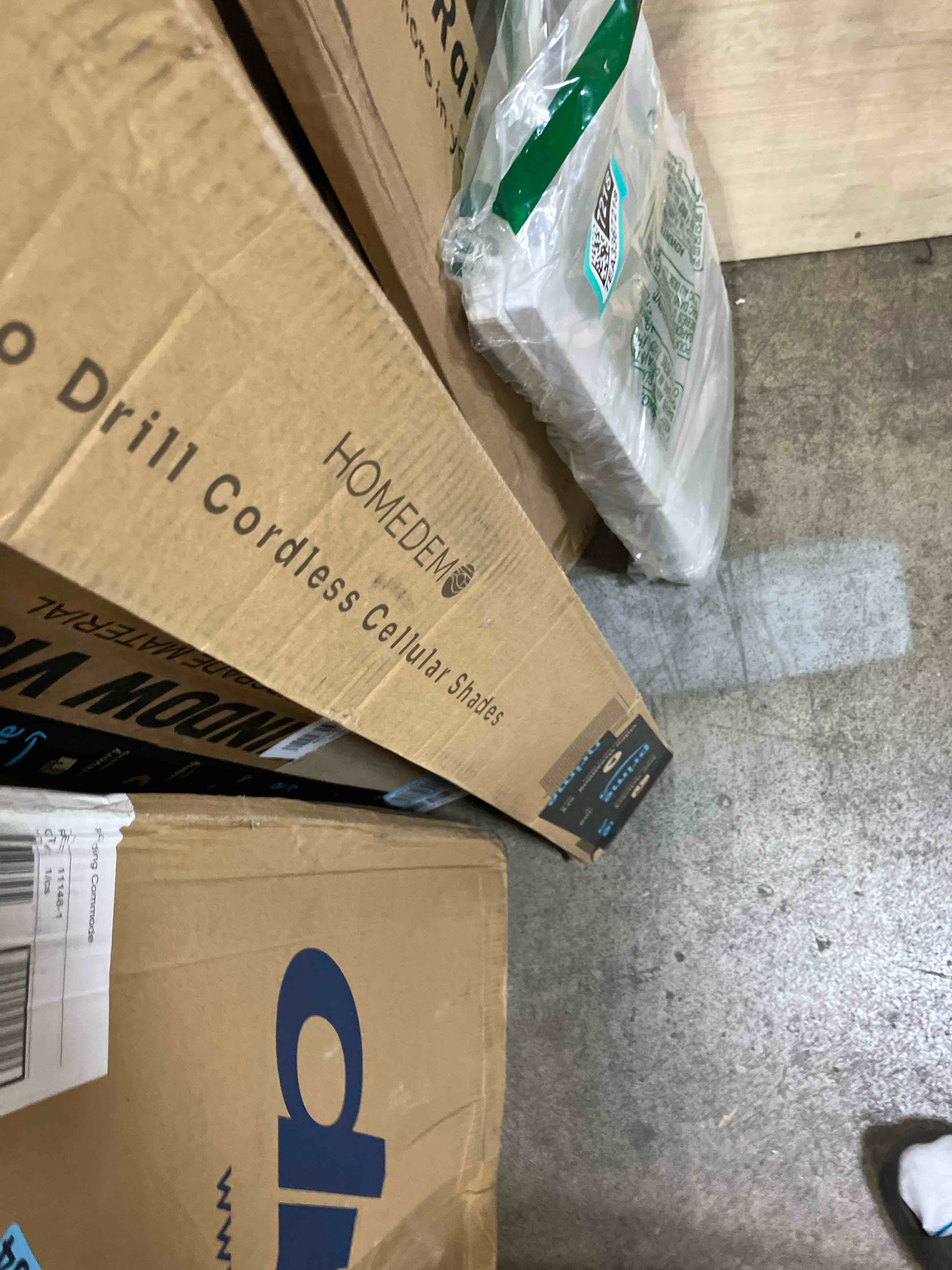 https://s3.amazonaws.com/lotting-images-prod/phillipi/TEA3367216_1752153318986.jpeg