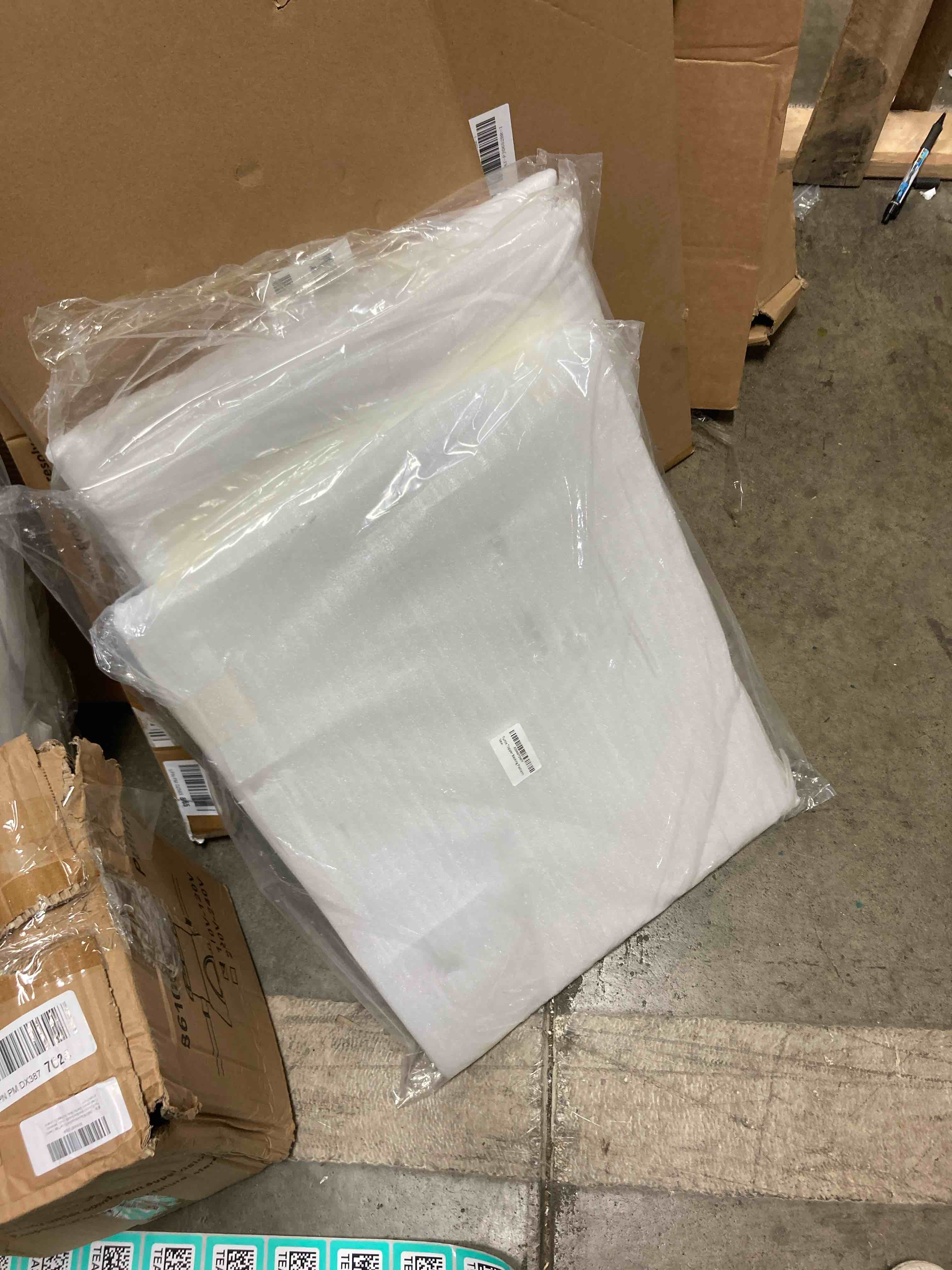 https://s3.amazonaws.com/lotting-images-prod/phillipi/TEA3367247_1752512636320.jpeg