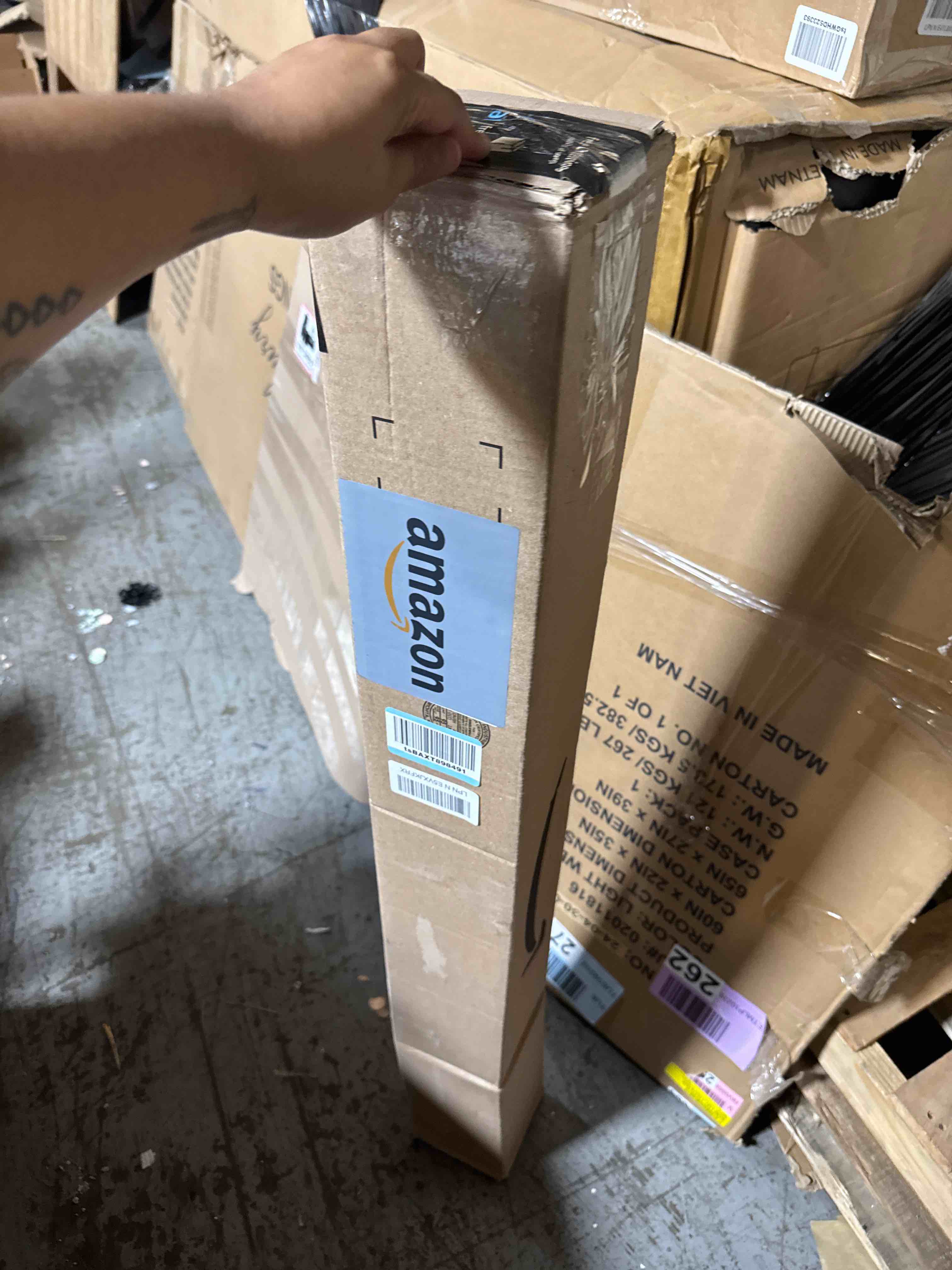 https://s3.amazonaws.com/lotting-images-prod/phillipi/TEA3367379_1752844145486.jpeg