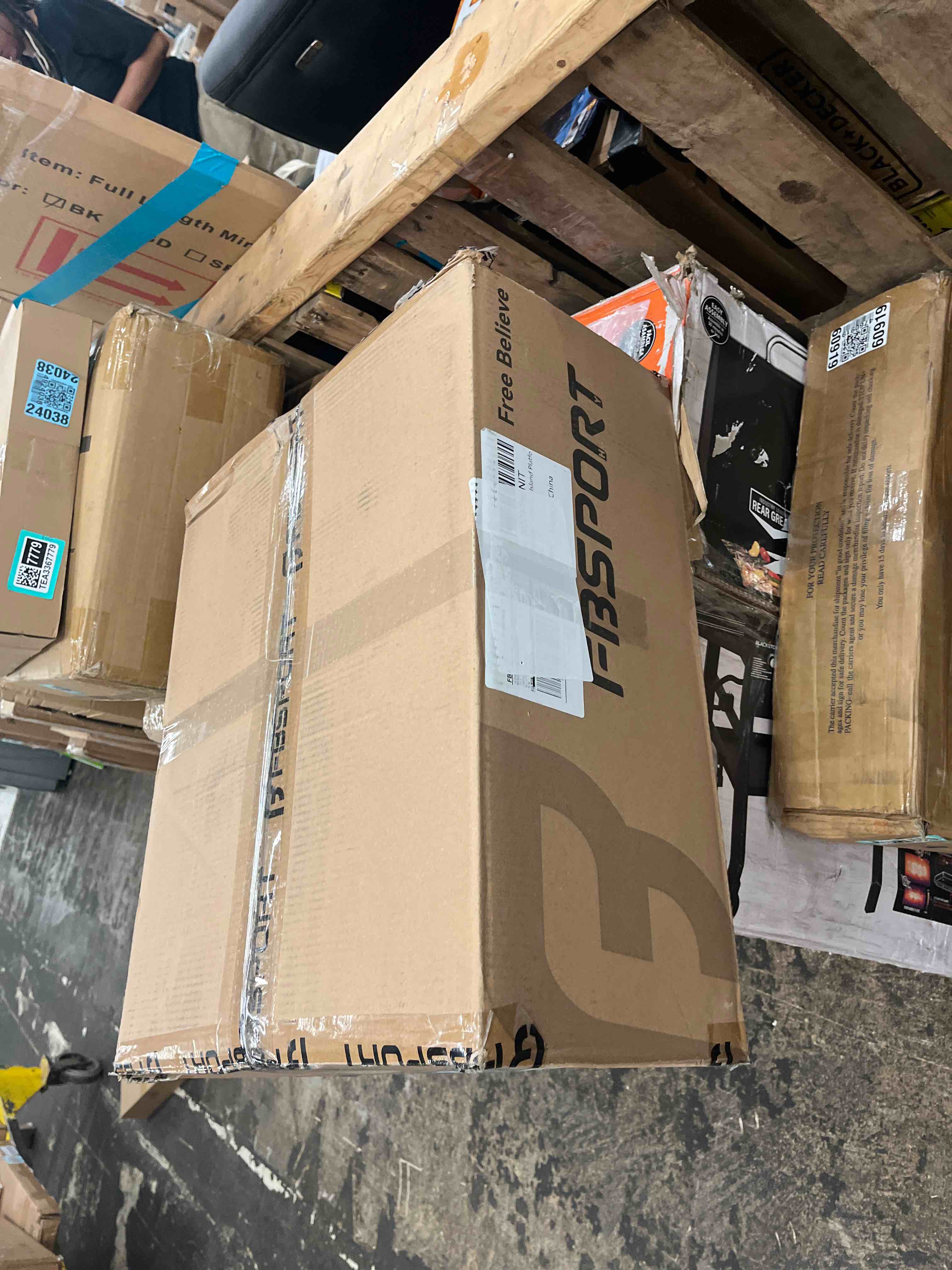 https://s3.amazonaws.com/lotting-images-prod/phillipi/TEA3367778_1753317091100.jpeg