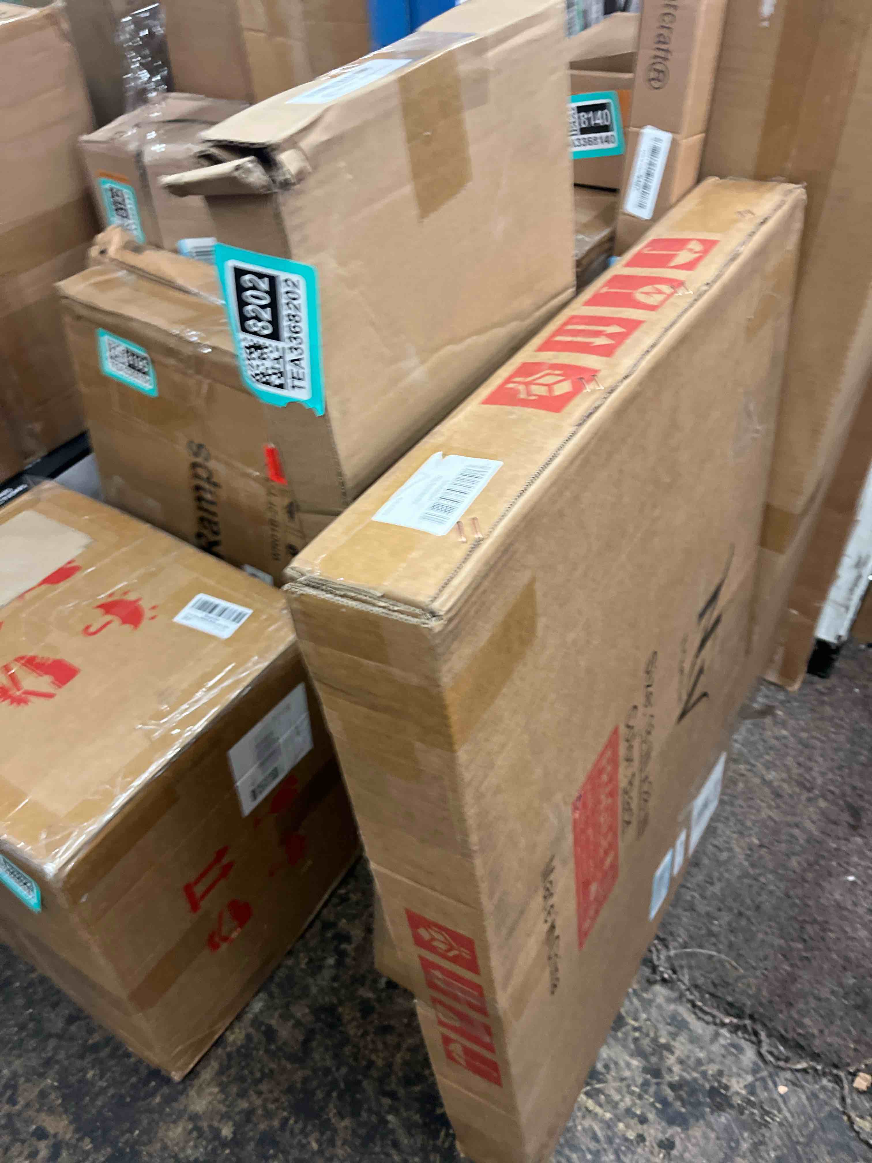 https://s3.amazonaws.com/lotting-images-prod/phillipi/TEA3368333_1753750319082.jpeg
