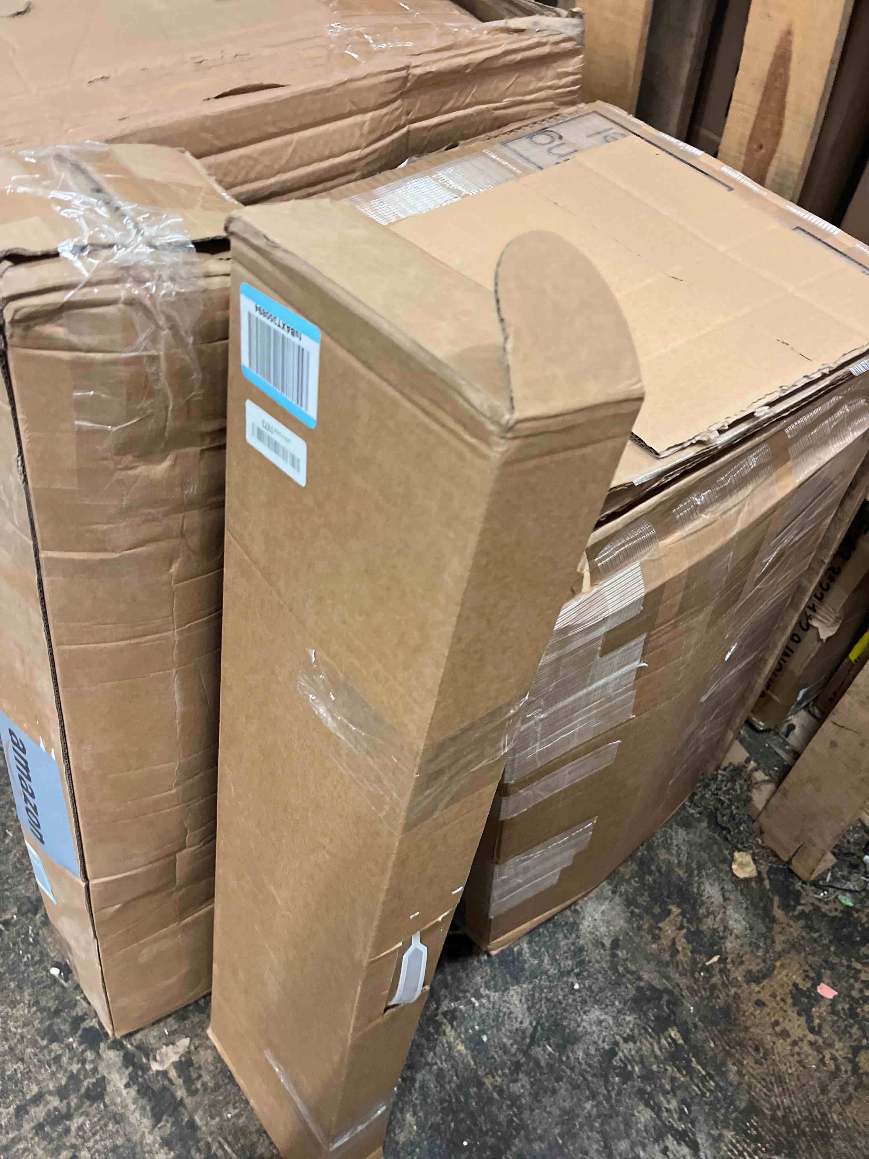 https://s3.amazonaws.com/lotting-images-prod/phillipi/TEA3368654_1753986612977.jpeg