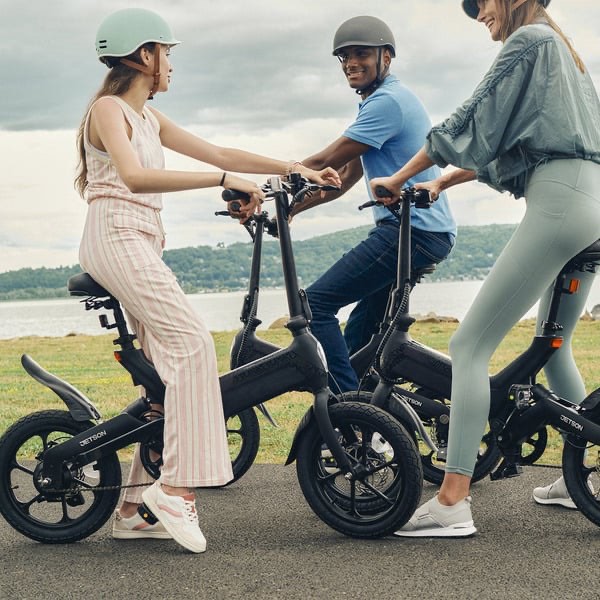 Jetson Haze Folding Electric Bike (POWERS ON. DOES NOT INCLUDE CHARGER.$19.99 Online.