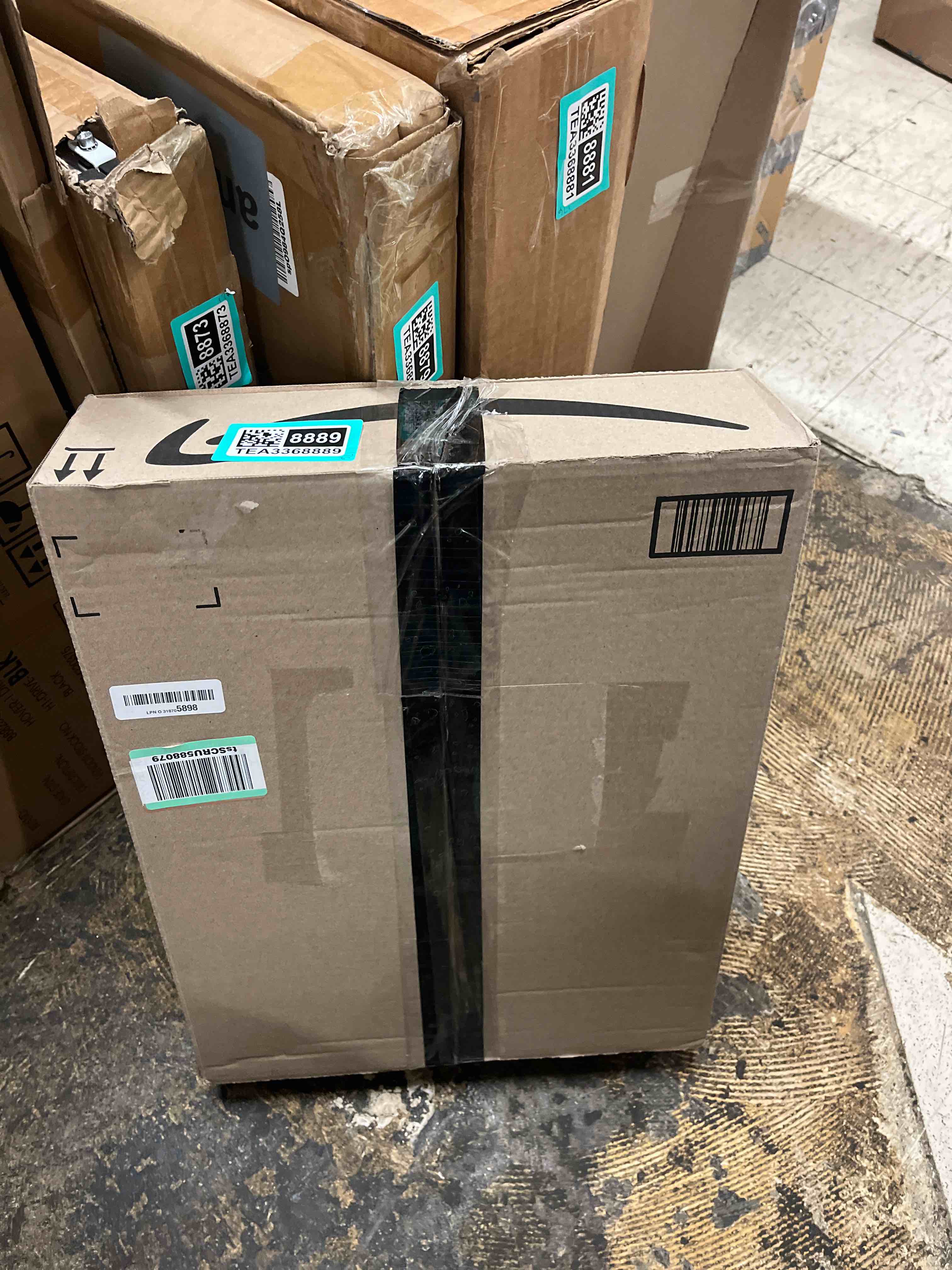 https://s3.amazonaws.com/lotting-images-prod/phillipi/TEA3368889_1754422122799.jpeg