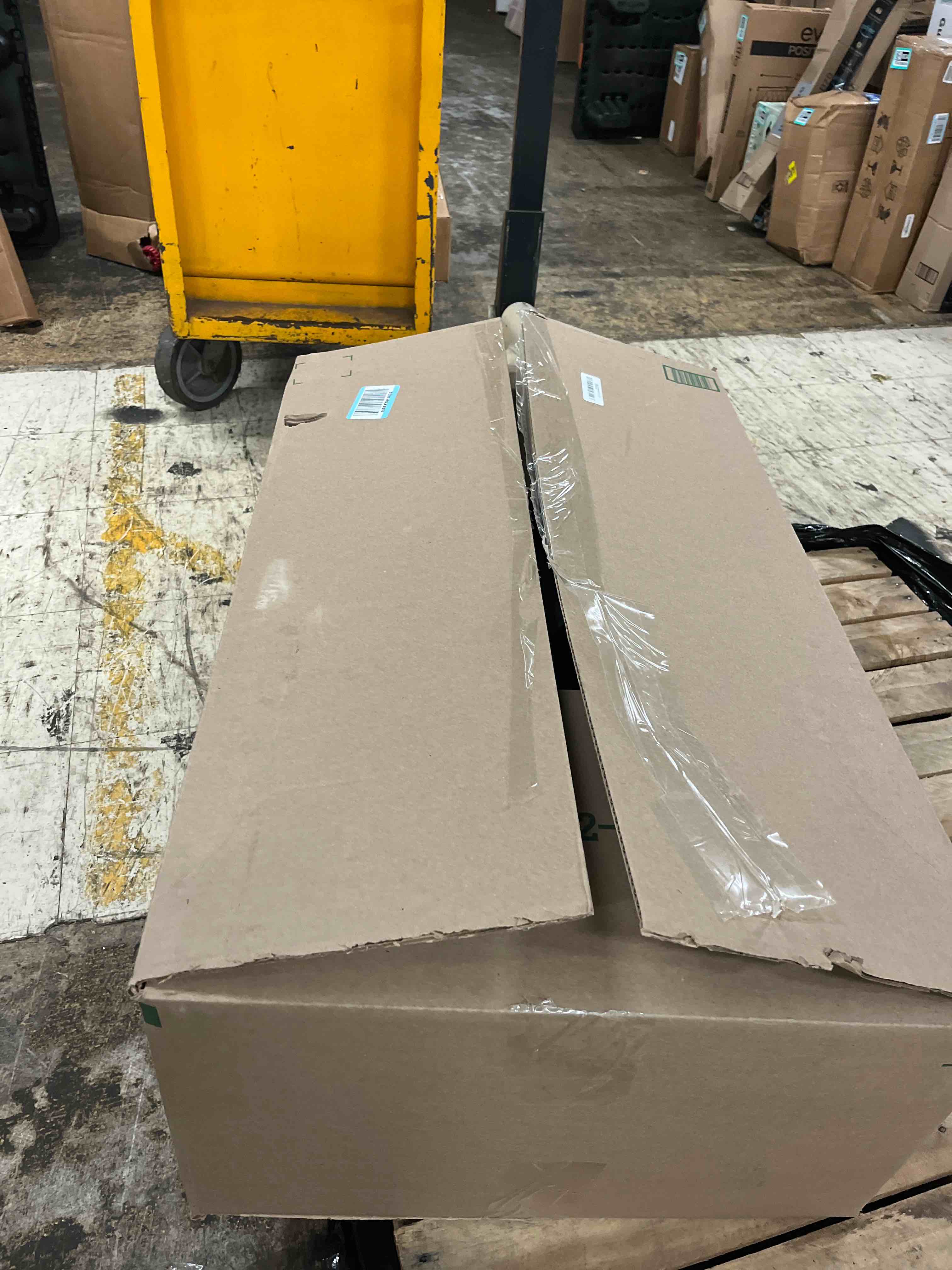 https://s3.amazonaws.com/lotting-images-prod/phillipi/TEA3368948_1754440776876.jpeg