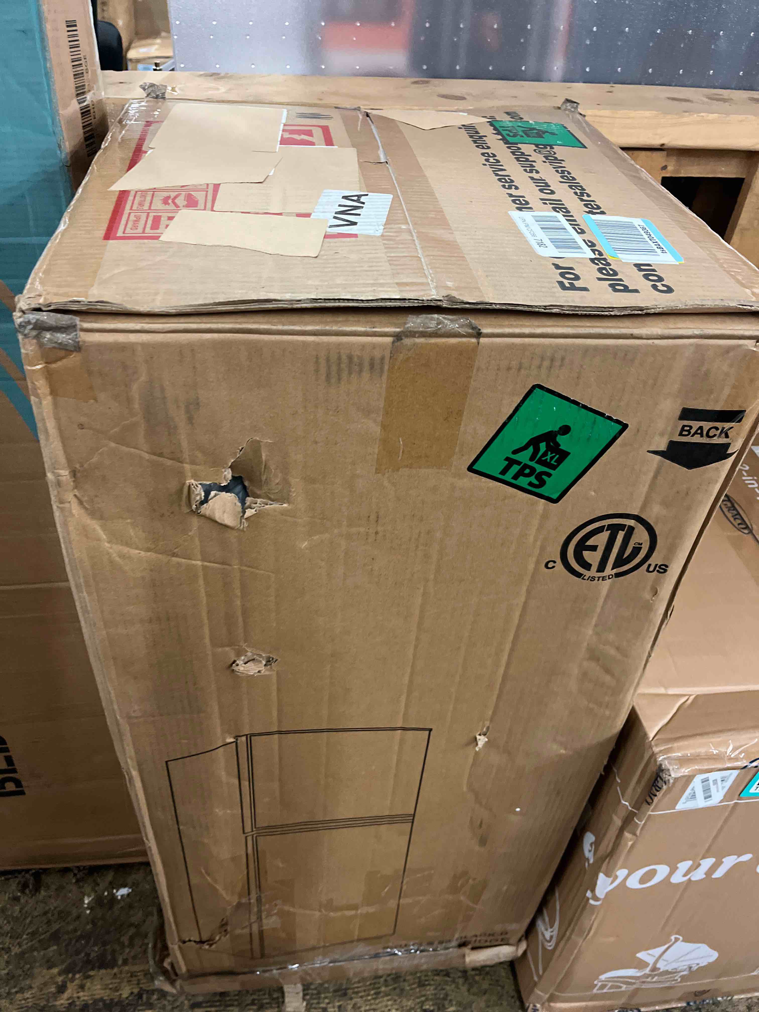 https://s3.amazonaws.com/lotting-images-prod/phillipi/TEA3369411_1754665207918.jpeg
