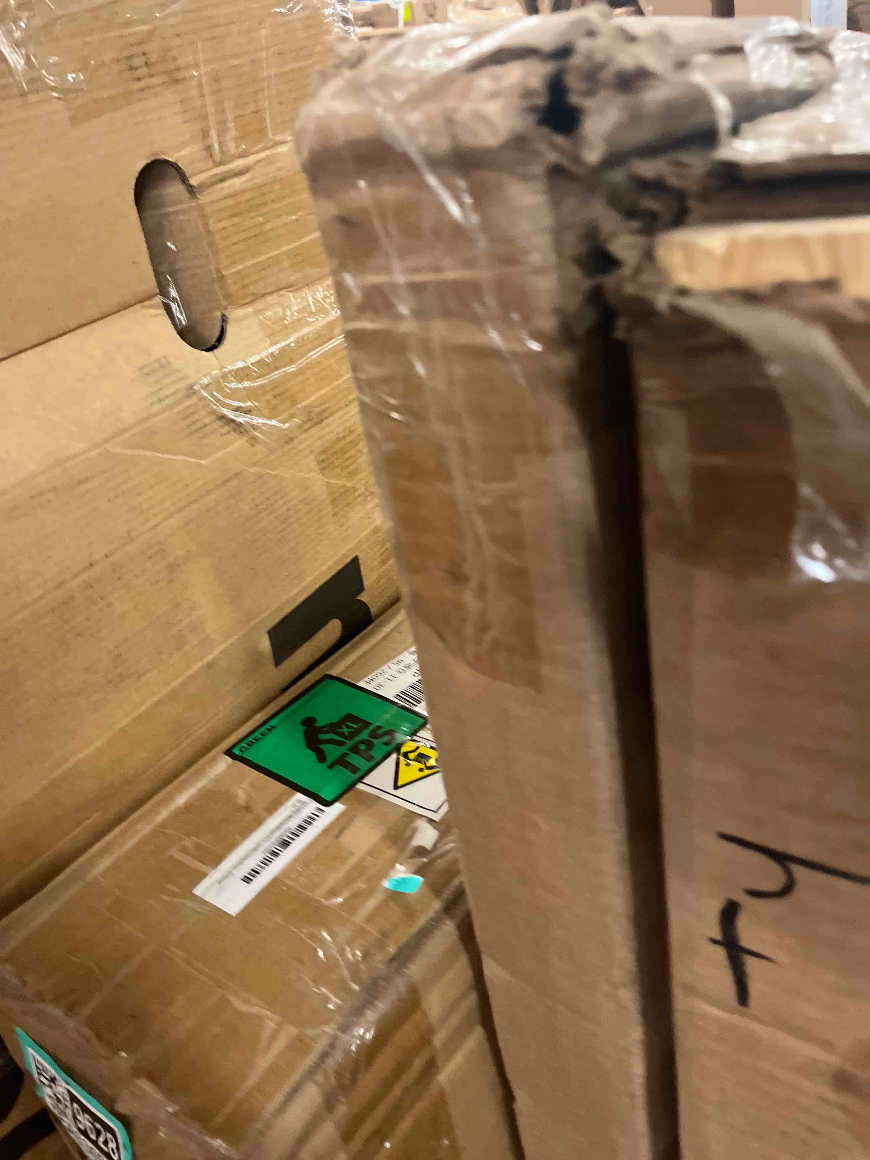 https://s3.amazonaws.com/lotting-images-prod/phillipi/TEA3369663_1754956142673.jpeg