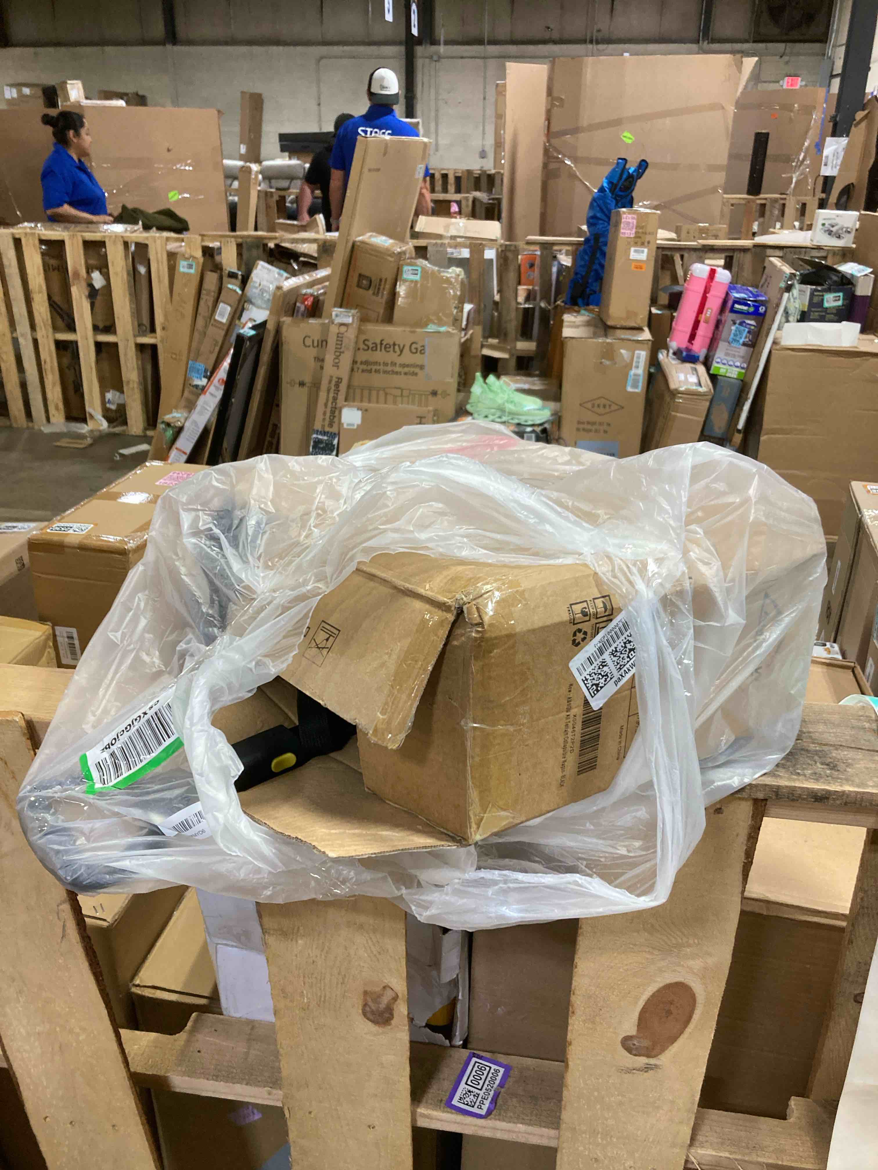 https://s3.amazonaws.com/lotting-images-prod/phillipi/TEA3370138_1752069677318.jpeg