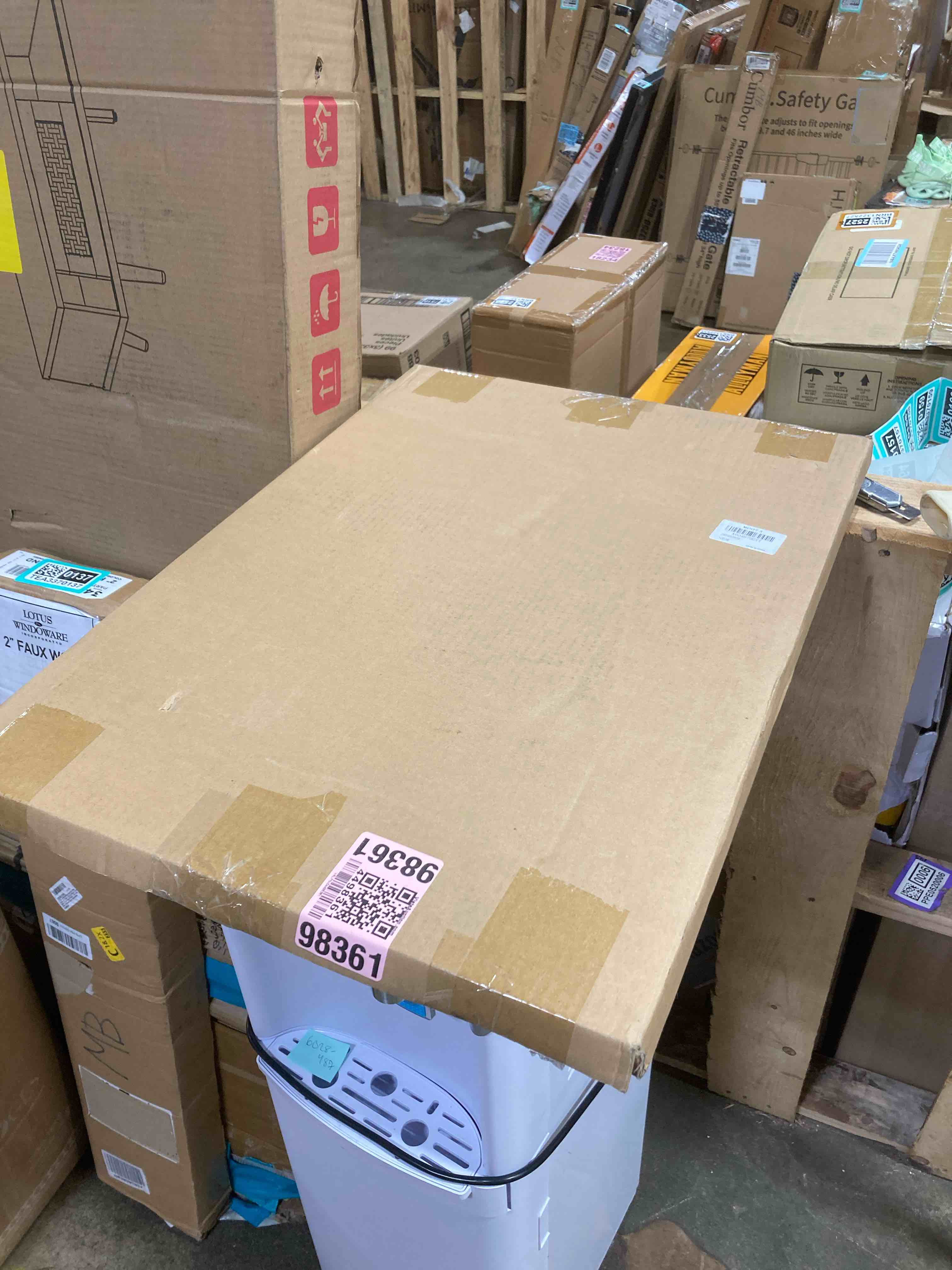 https://s3.amazonaws.com/lotting-images-prod/phillipi/TEA3370139_1752069927659.jpeg