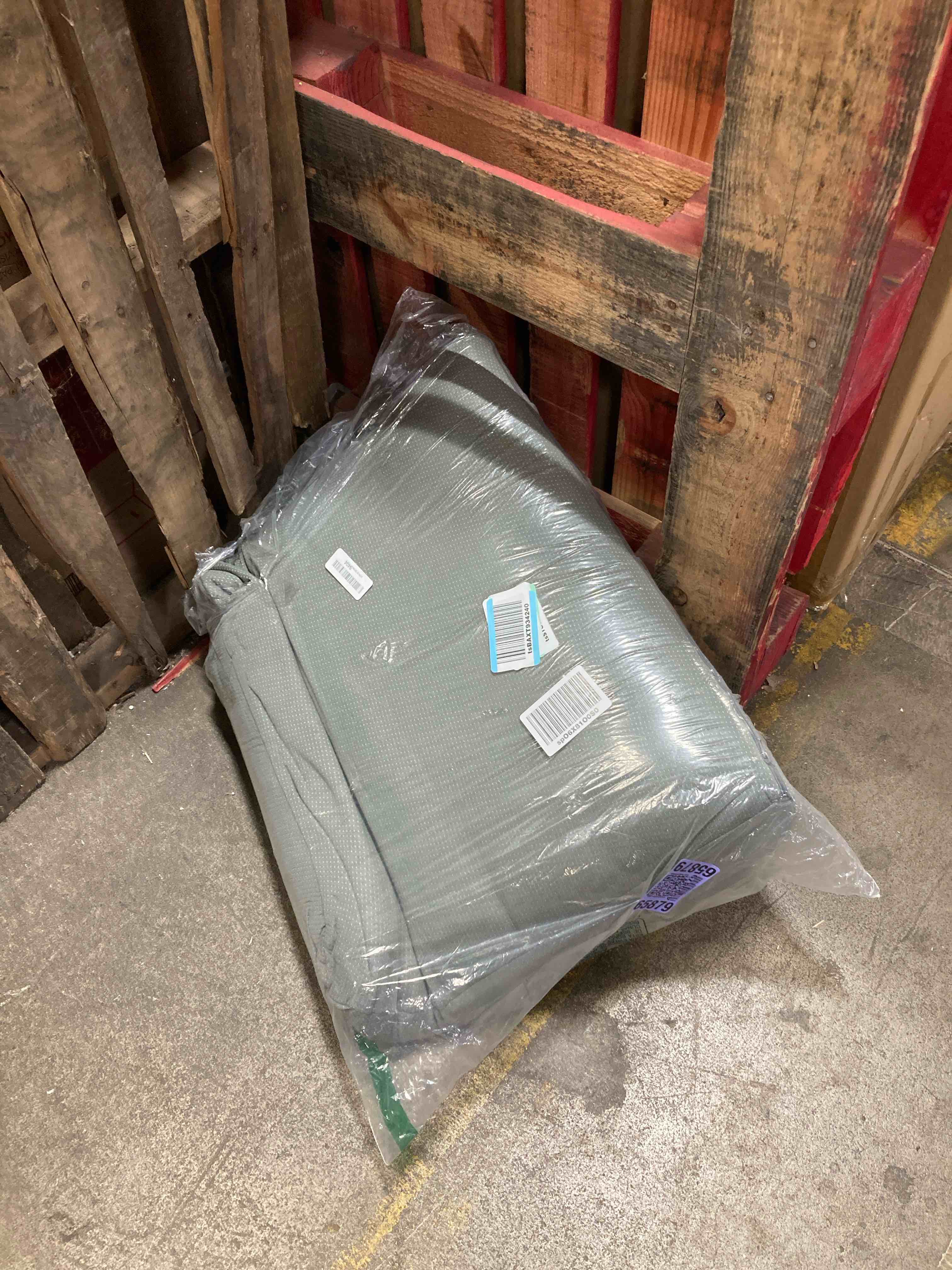 https://s3.amazonaws.com/lotting-images-prod/phillipi/TEA3370143_1752070523465.jpeg